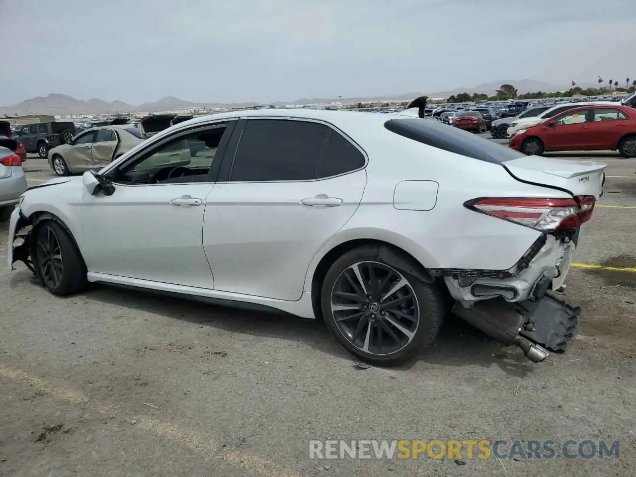 2 fotografías del automóvil dañado 4T1B61HK3KU839389 TOYOTA CAMRY 2019