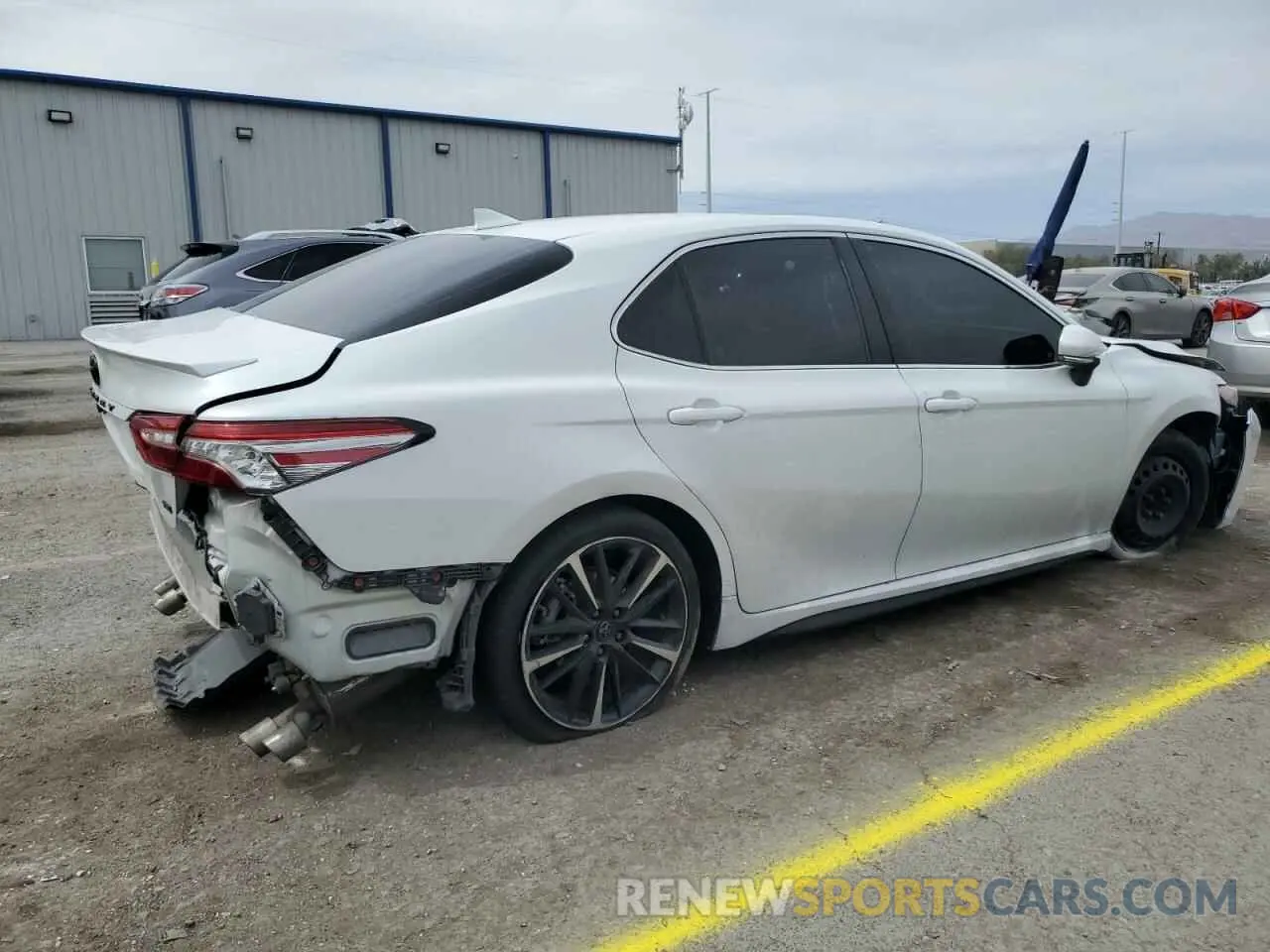 3 fotografías del automóvil dañado 4T1B61HK3KU839389 TOYOTA CAMRY 2019
