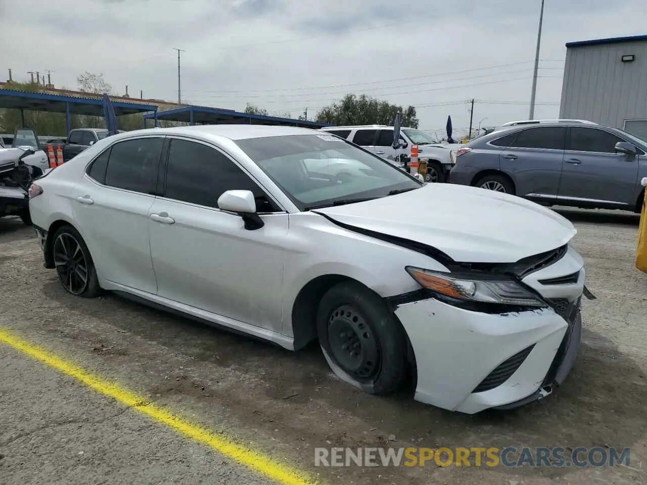 4 fotografías del automóvil dañado 4T1B61HK3KU839389 TOYOTA CAMRY 2019