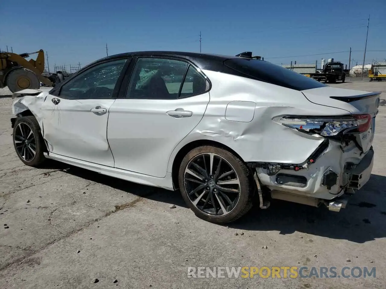2 fotografías del automóvil dañado 4T1B61HK4KU188984 TOYOTA CAMRY 2019