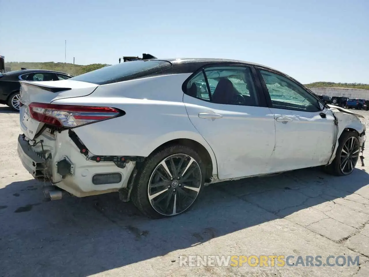 3 fotografías del automóvil dañado 4T1B61HK4KU188984 TOYOTA CAMRY 2019