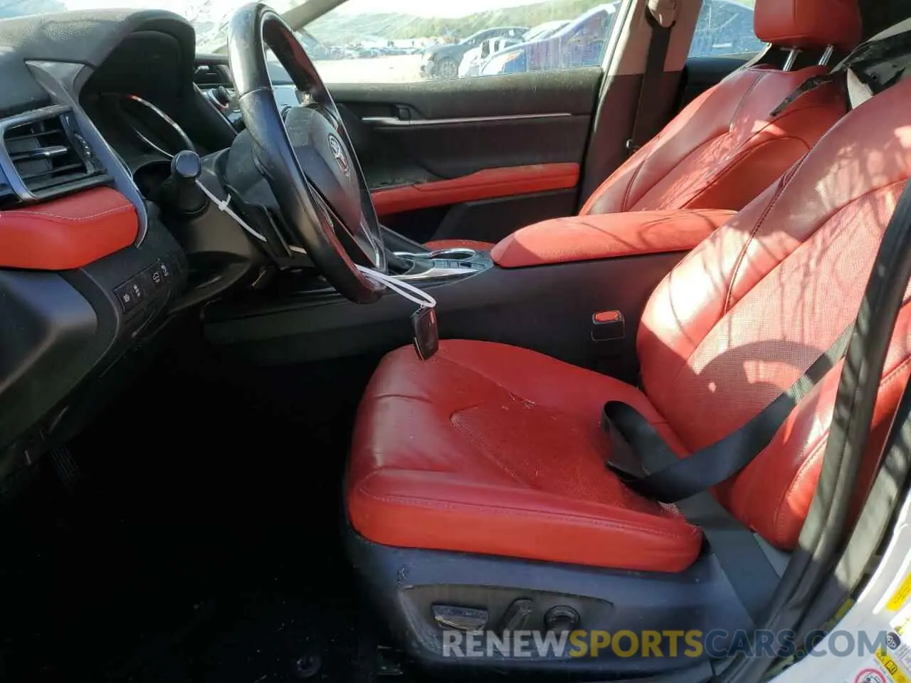 7 fotografías del automóvil dañado 4T1B61HK4KU188984 TOYOTA CAMRY 2019