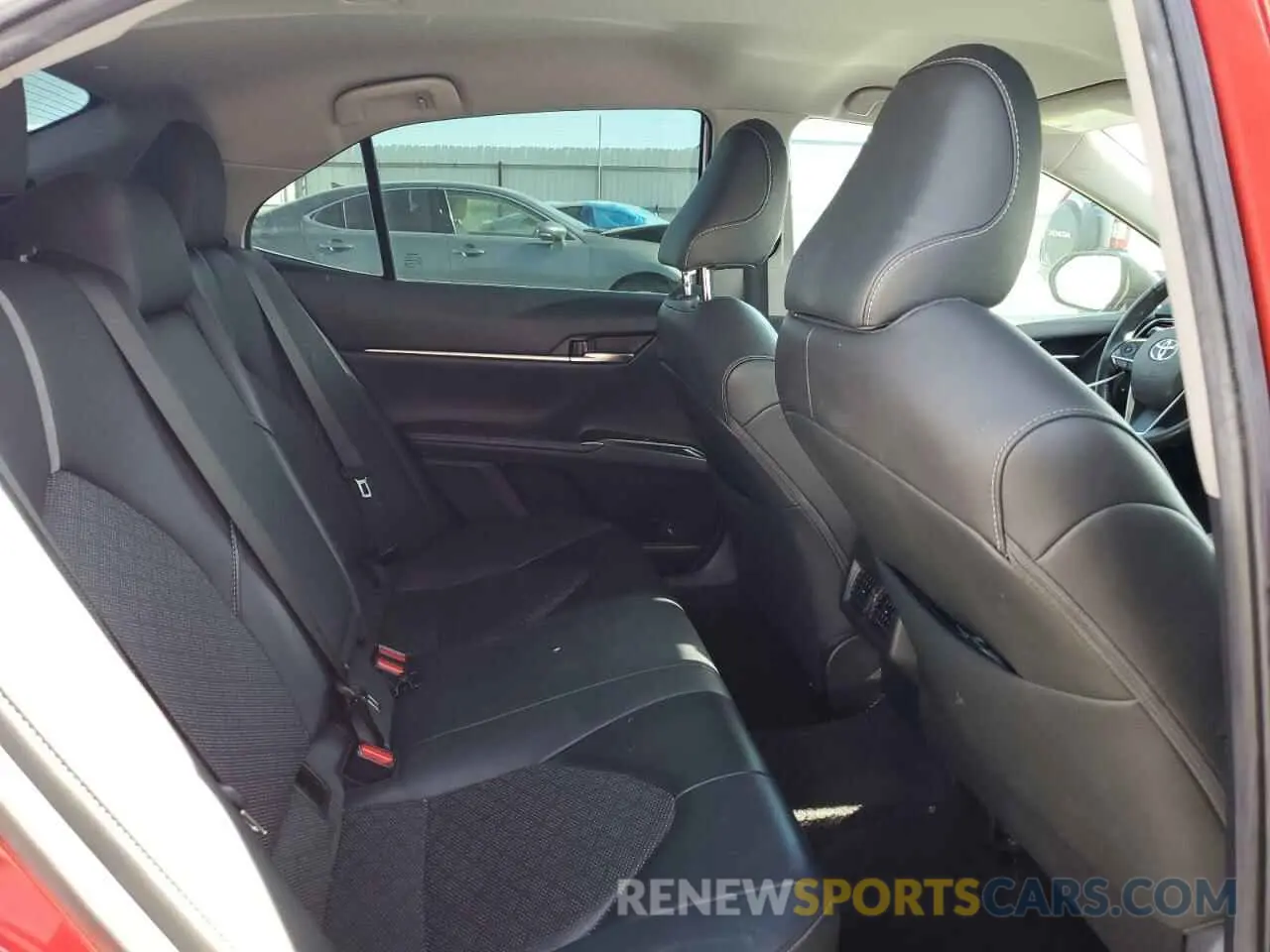 10 fotografías del automóvil dañado 4T1B61HK4KU201295 TOYOTA CAMRY 2019