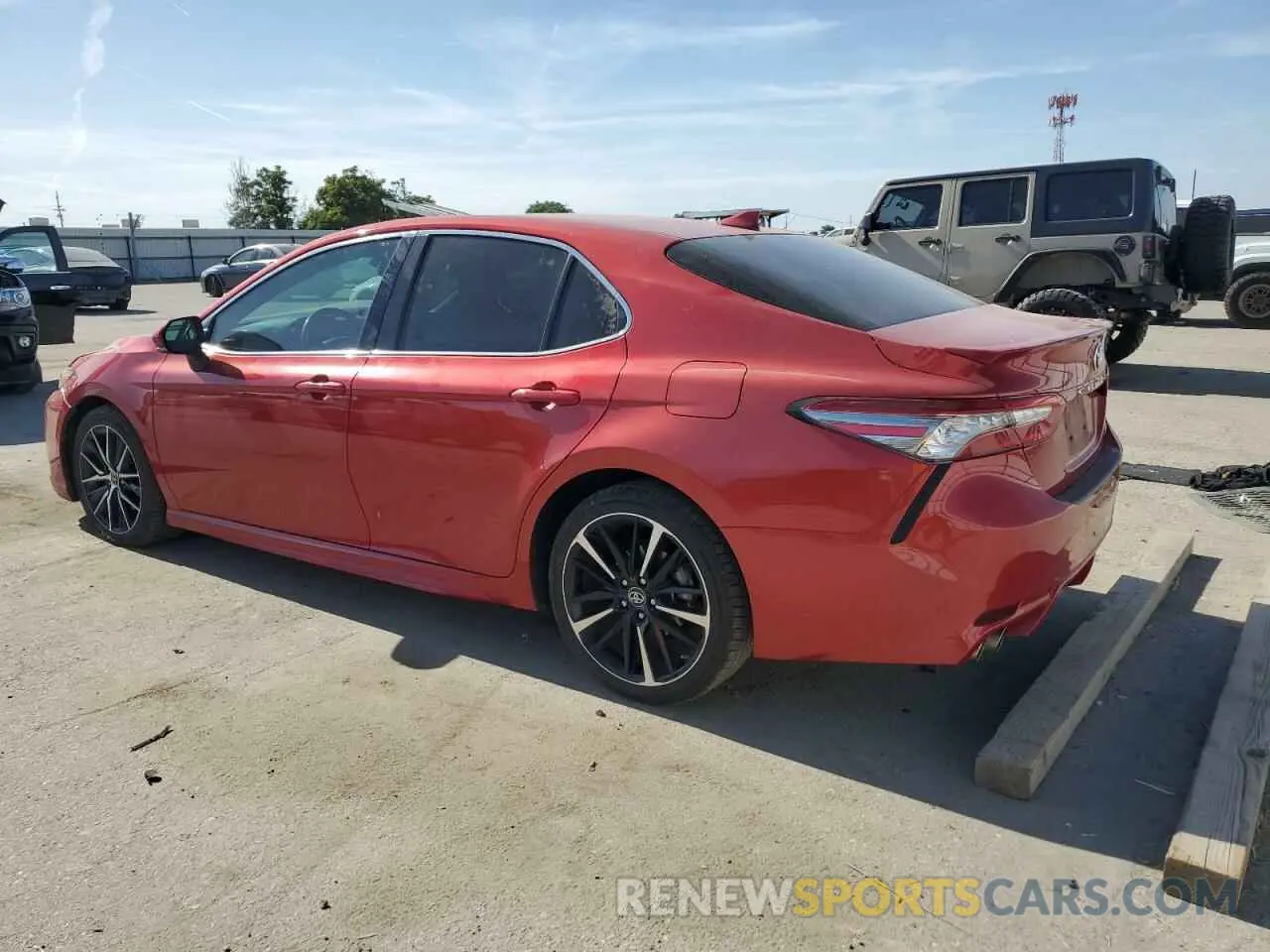 2 fotografías del automóvil dañado 4T1B61HK4KU201295 TOYOTA CAMRY 2019