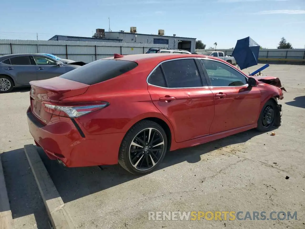 3 fotografías del automóvil dañado 4T1B61HK4KU201295 TOYOTA CAMRY 2019