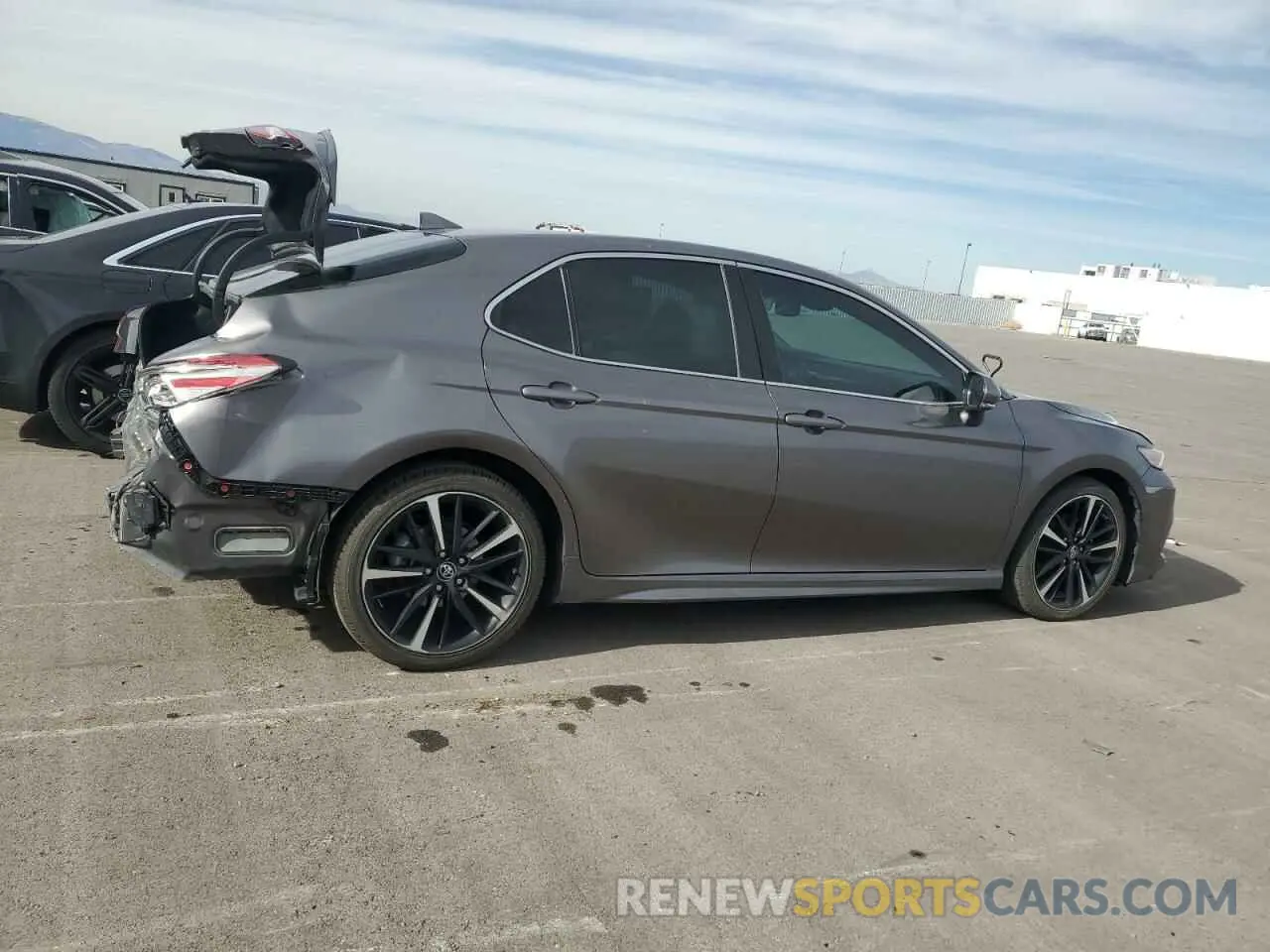 3 fotografías del automóvil dañado 4T1B61HK4KU207307 TOYOTA CAMRY 2019