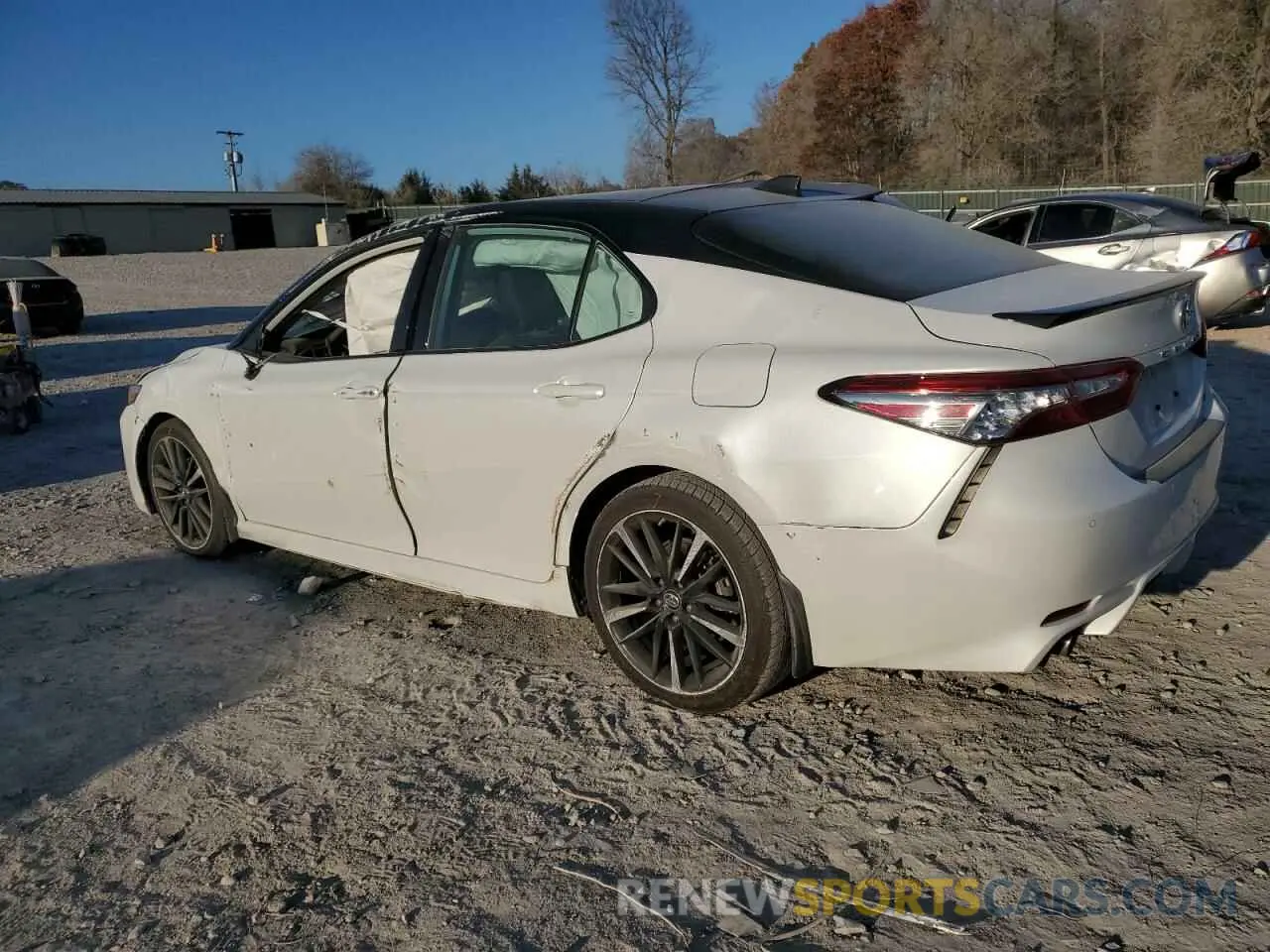 2 fotografías del automóvil dañado 4T1B61HK4KU235088 TOYOTA CAMRY 2019
