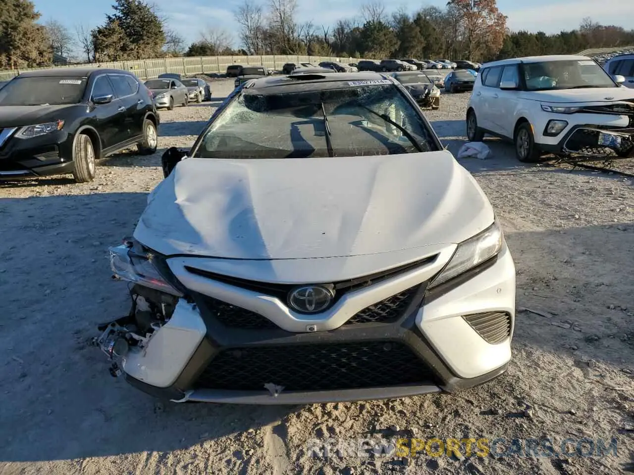5 fotografías del automóvil dañado 4T1B61HK4KU235088 TOYOTA CAMRY 2019