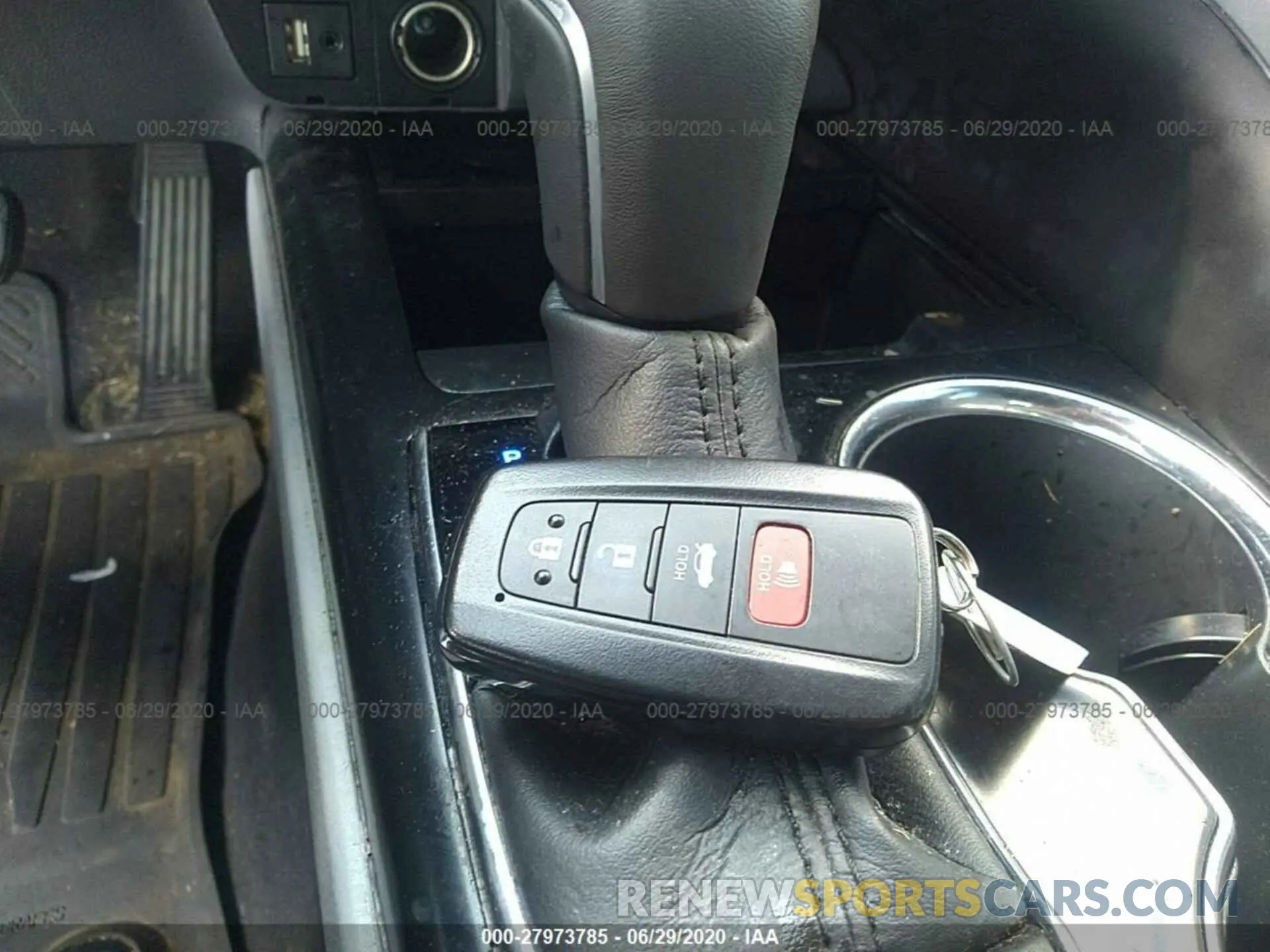 11 fotografías del automóvil dañado 4T1B61HK4KU267037 TOYOTA CAMRY 2019
