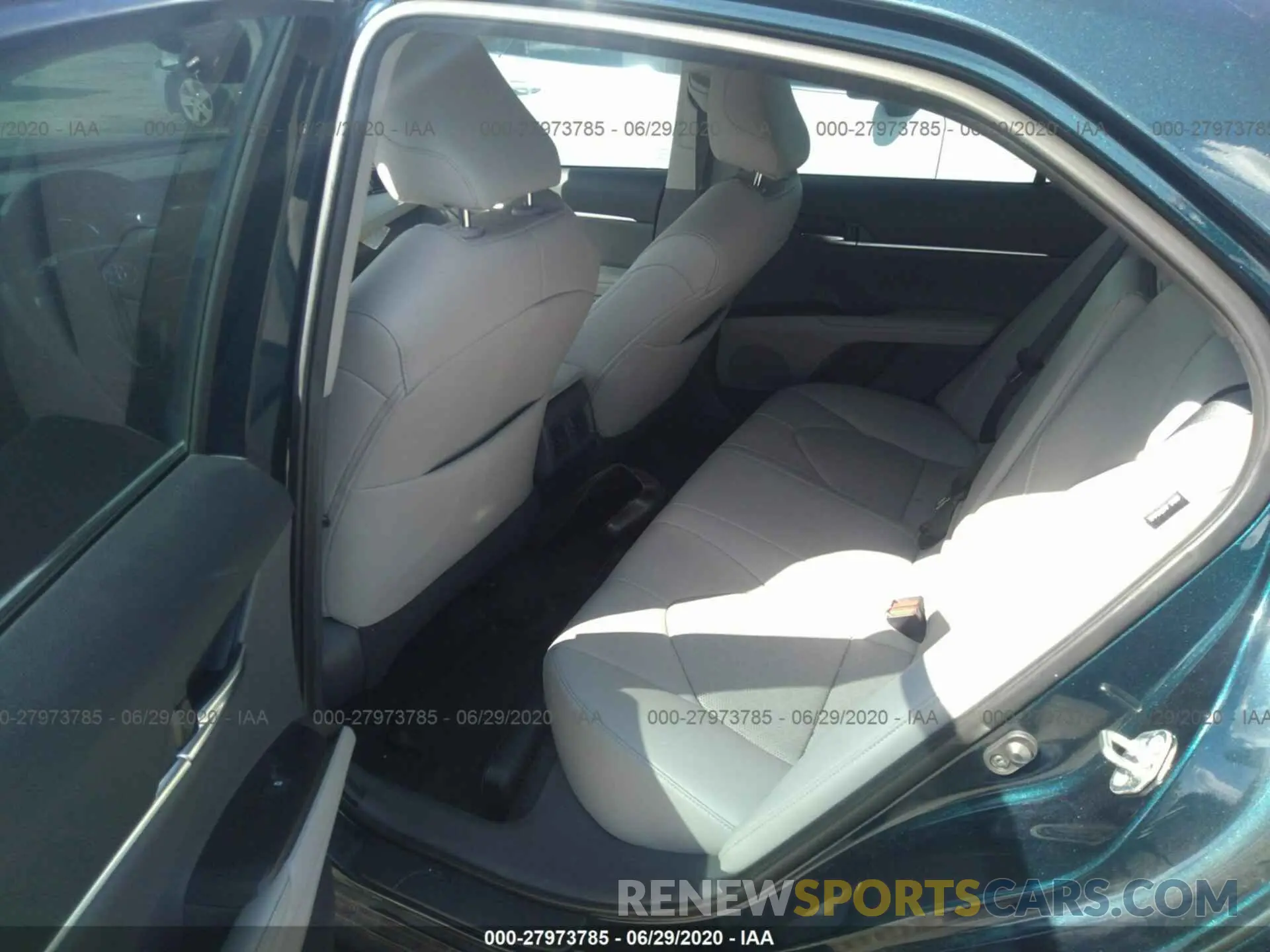 8 fotografías del automóvil dañado 4T1B61HK4KU267037 TOYOTA CAMRY 2019