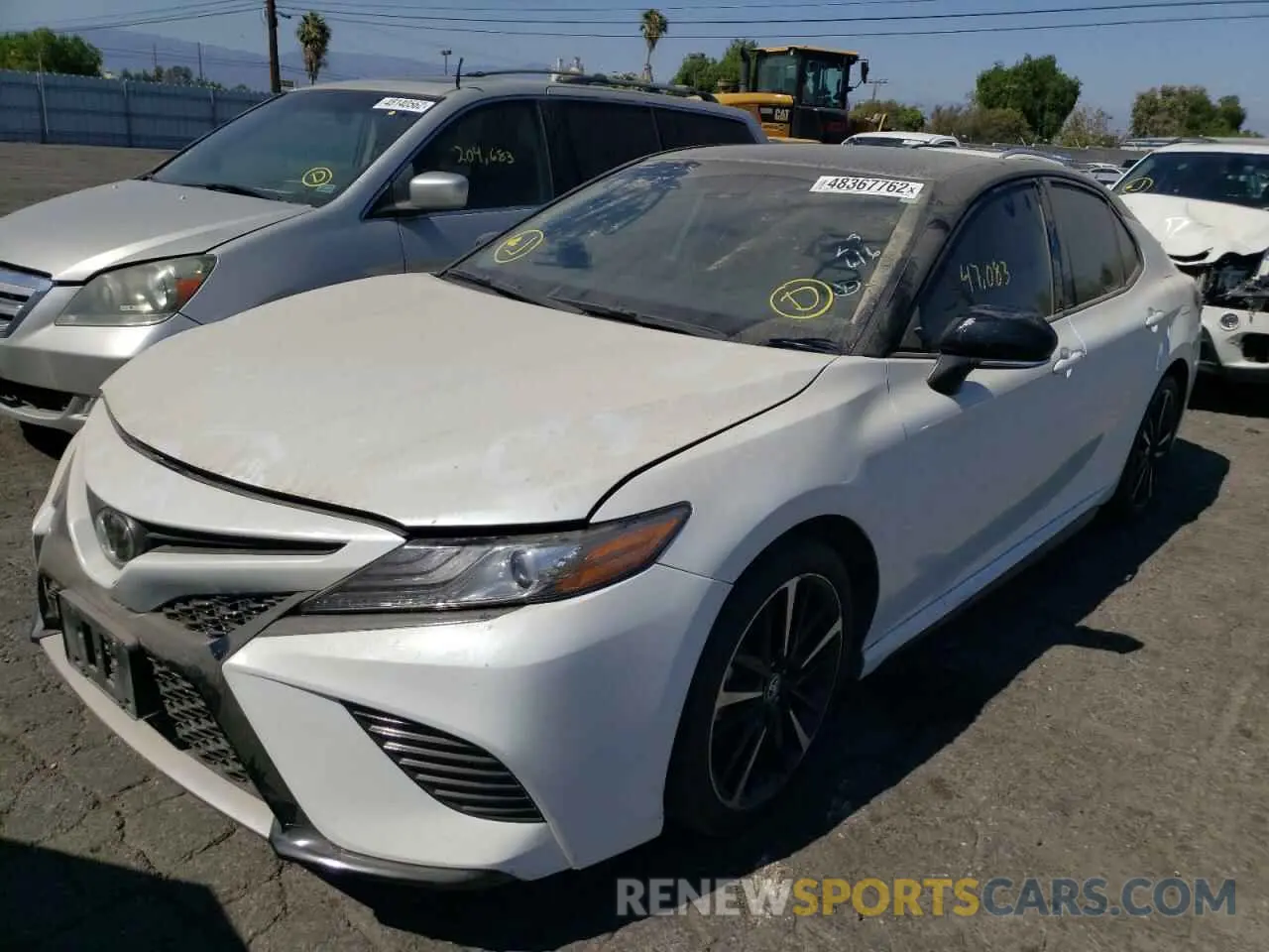 2 fotografías del automóvil dañado 4T1B61HK4KU298045 TOYOTA CAMRY 2019