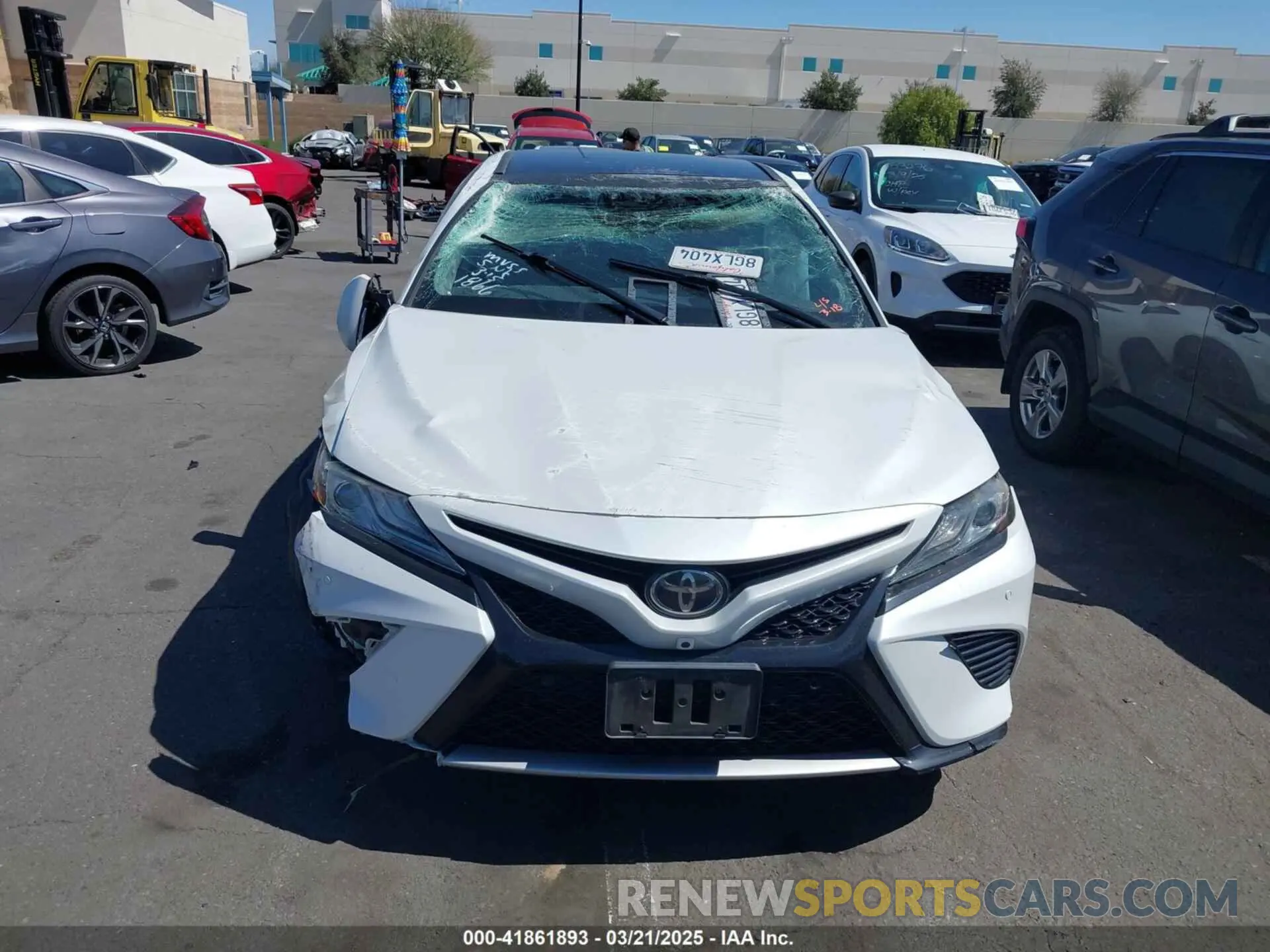 12 fotografías del automóvil dañado 4T1B61HK4KU691866 TOYOTA CAMRY 2019