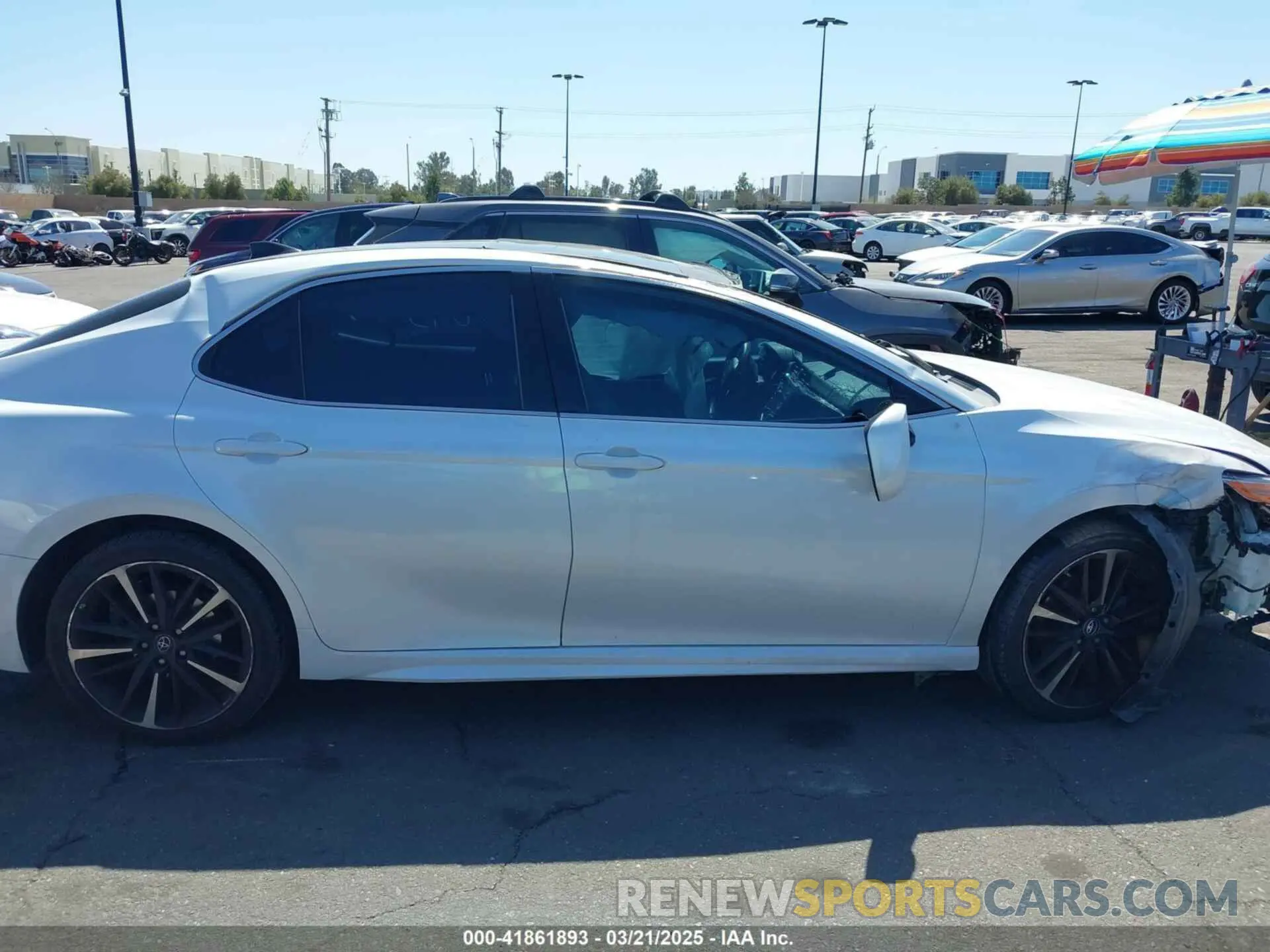 13 fotografías del automóvil dañado 4T1B61HK4KU691866 TOYOTA CAMRY 2019