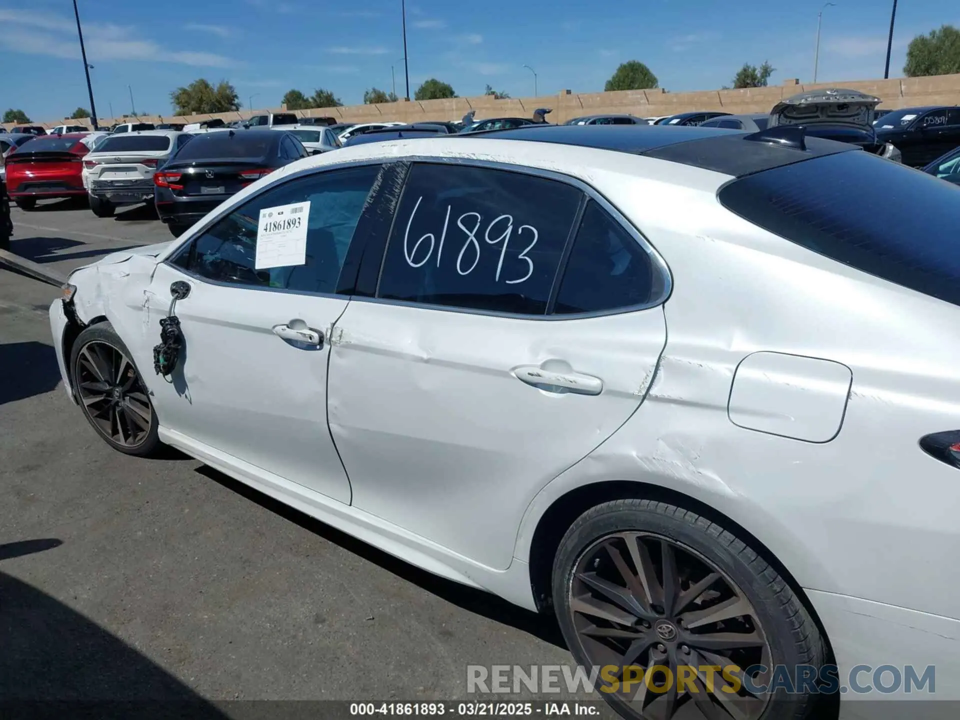 14 fotografías del automóvil dañado 4T1B61HK4KU691866 TOYOTA CAMRY 2019