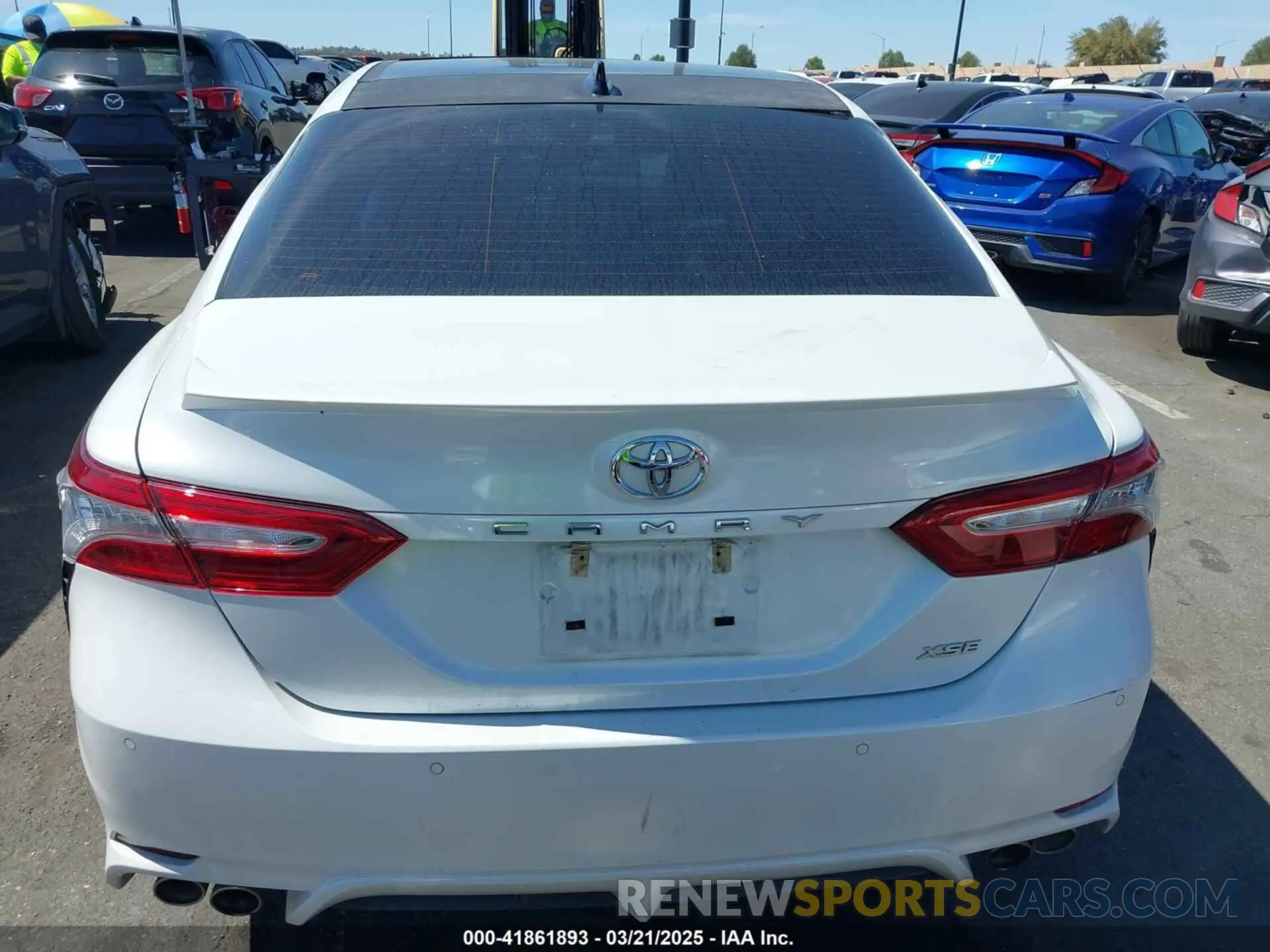 16 fotografías del automóvil dañado 4T1B61HK4KU691866 TOYOTA CAMRY 2019