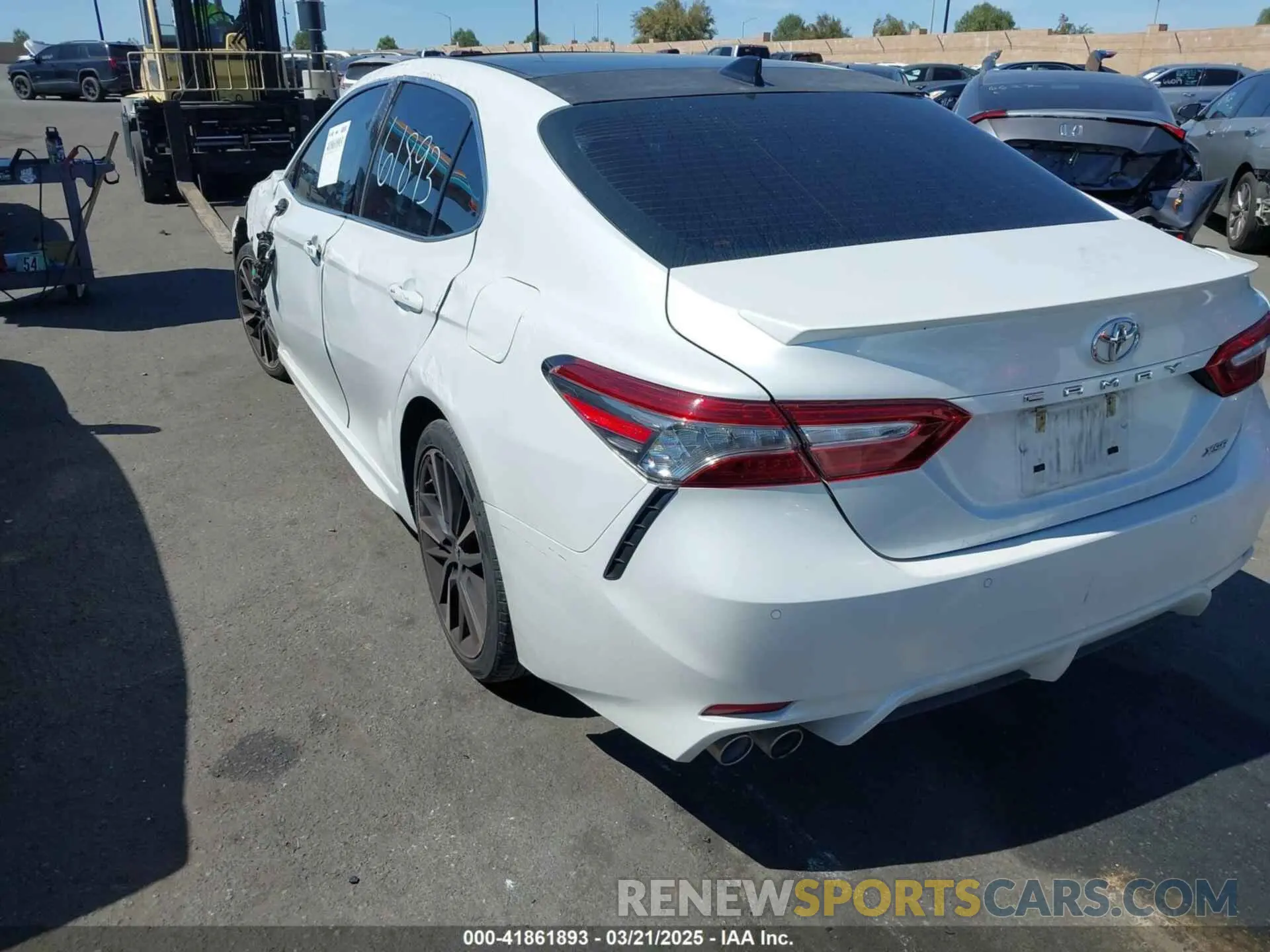 3 fotografías del automóvil dañado 4T1B61HK4KU691866 TOYOTA CAMRY 2019