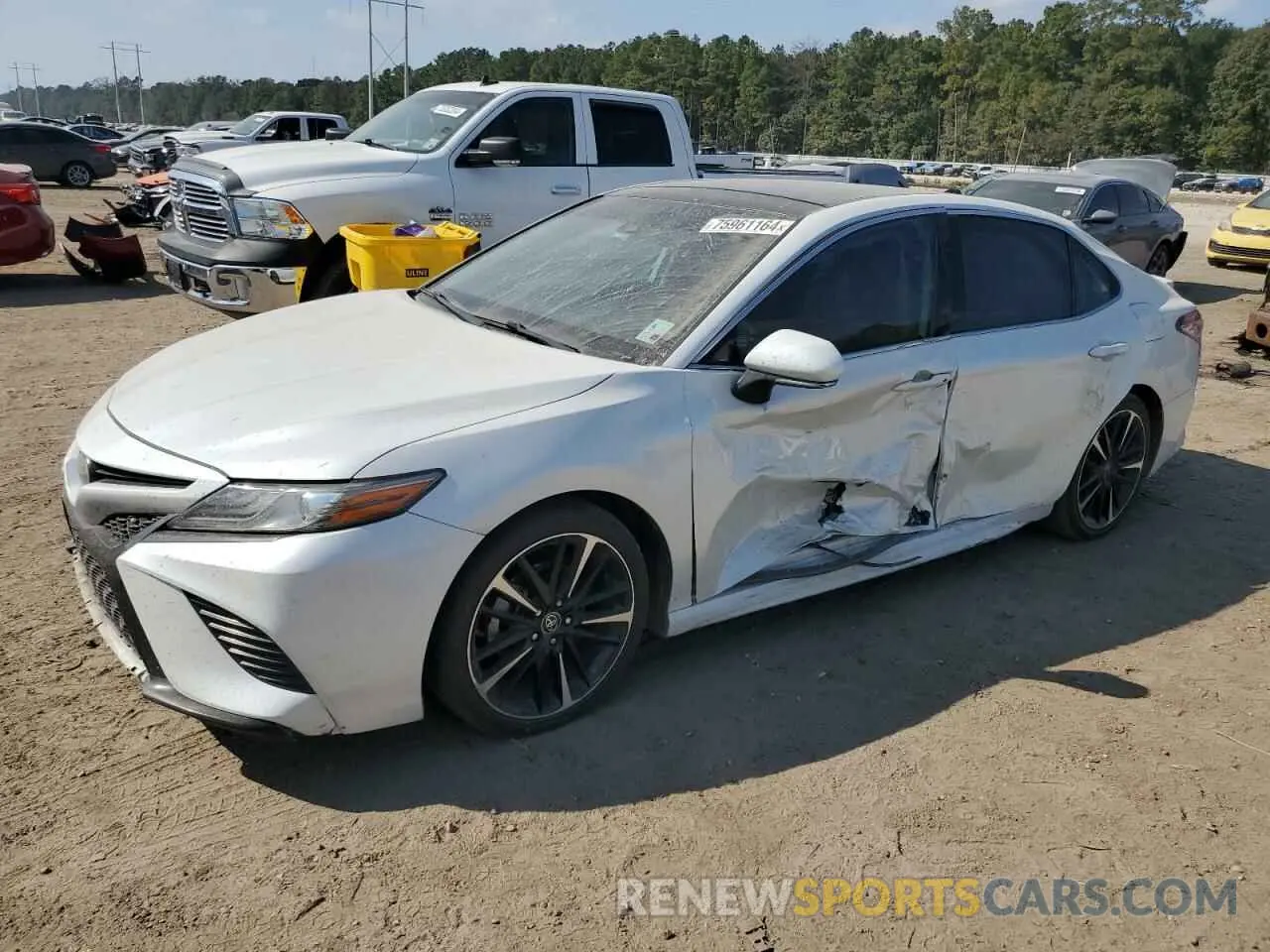1 fotografías del automóvil dañado 4T1B61HK4KU702932 TOYOTA CAMRY 2019