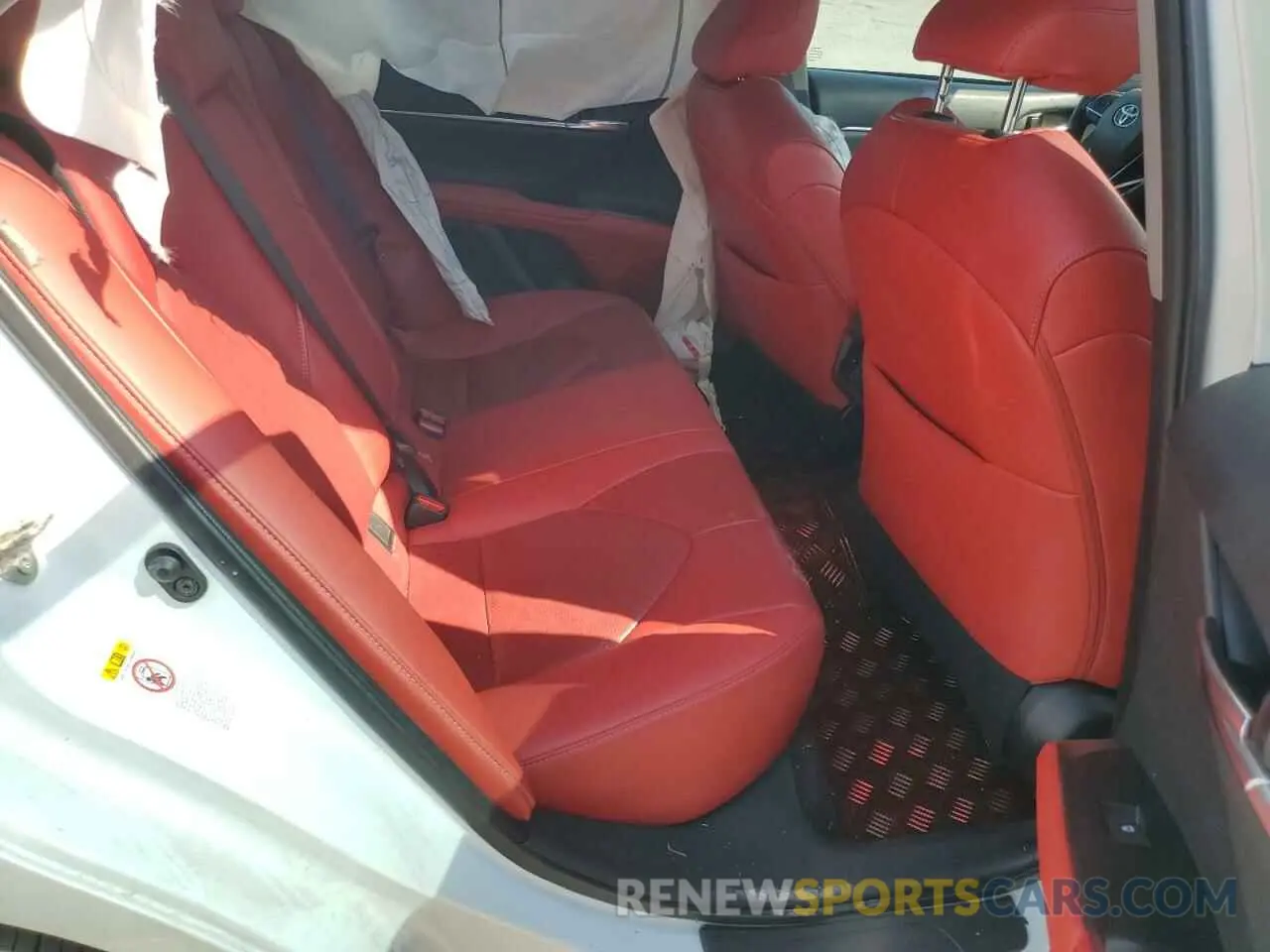 10 fotografías del automóvil dañado 4T1B61HK4KU702932 TOYOTA CAMRY 2019