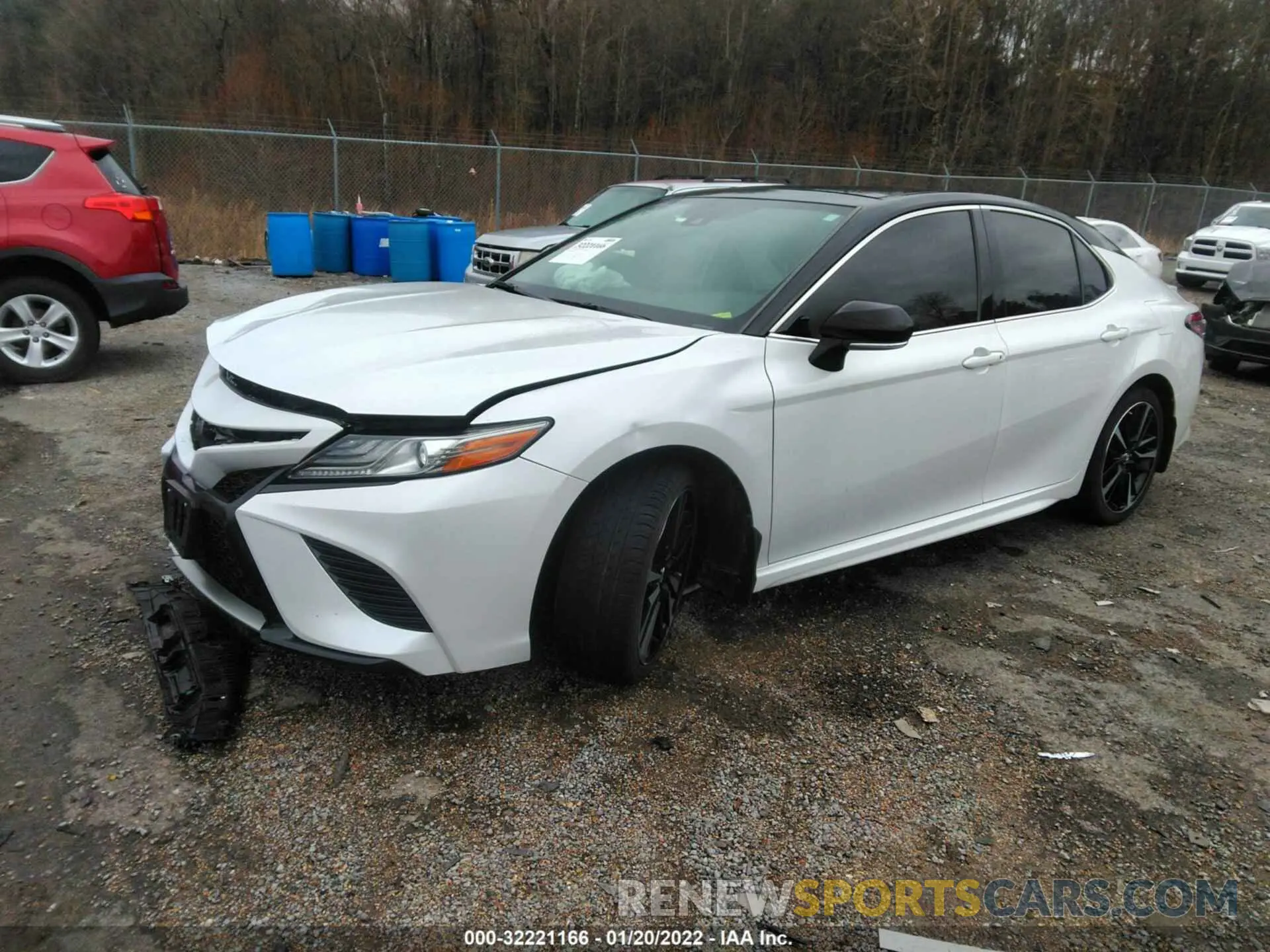 2 fotografías del automóvil dañado 4T1B61HK4KU704017 TOYOTA CAMRY 2019