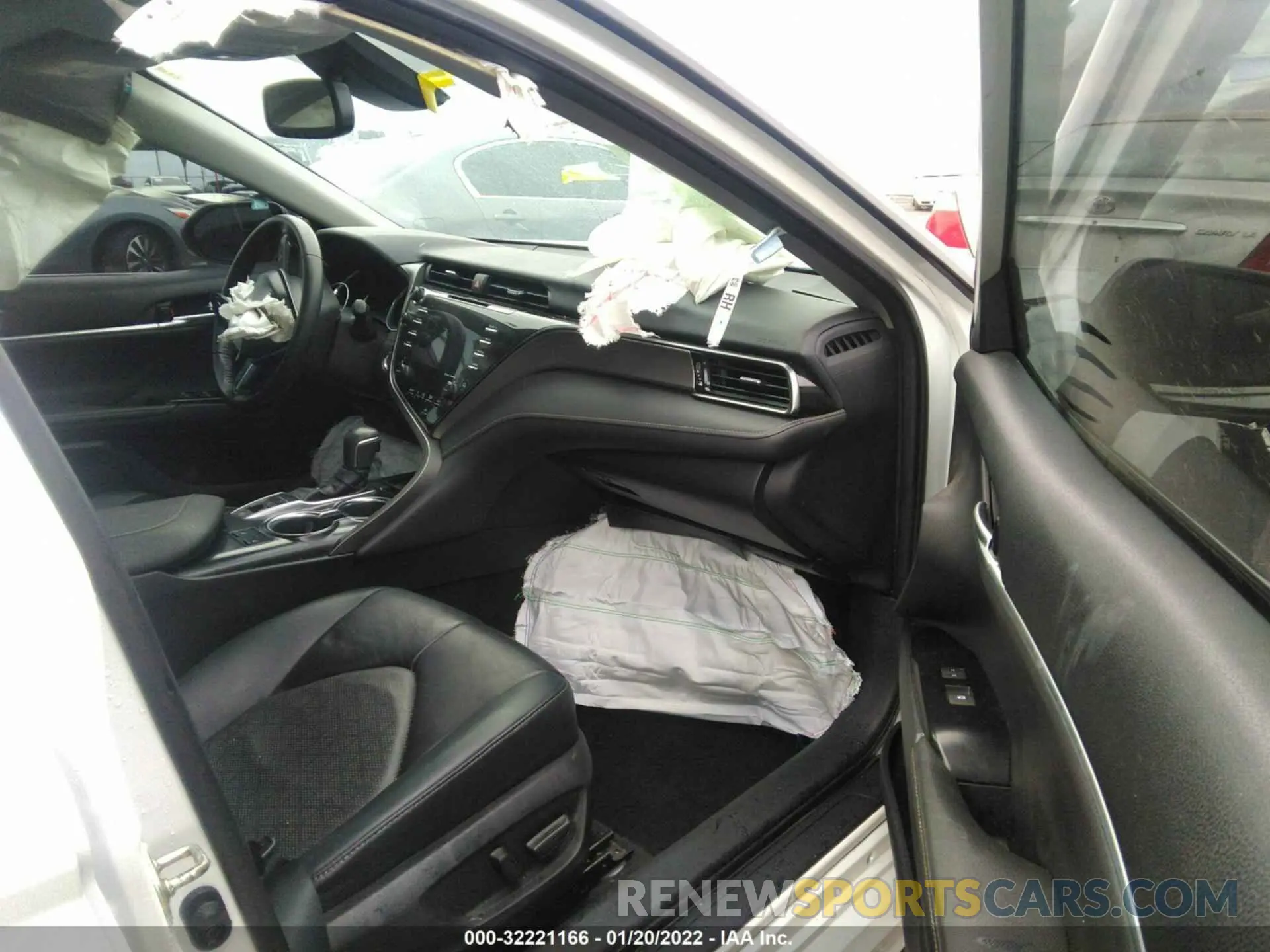 5 fotografías del automóvil dañado 4T1B61HK4KU704017 TOYOTA CAMRY 2019