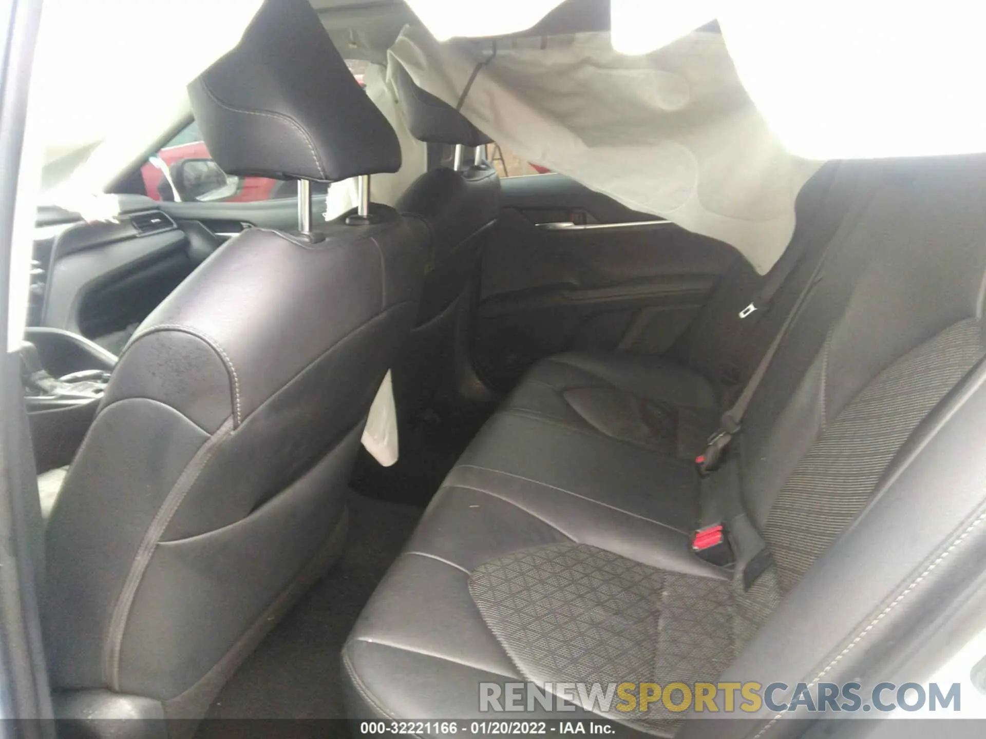 8 fotografías del automóvil dañado 4T1B61HK4KU704017 TOYOTA CAMRY 2019
