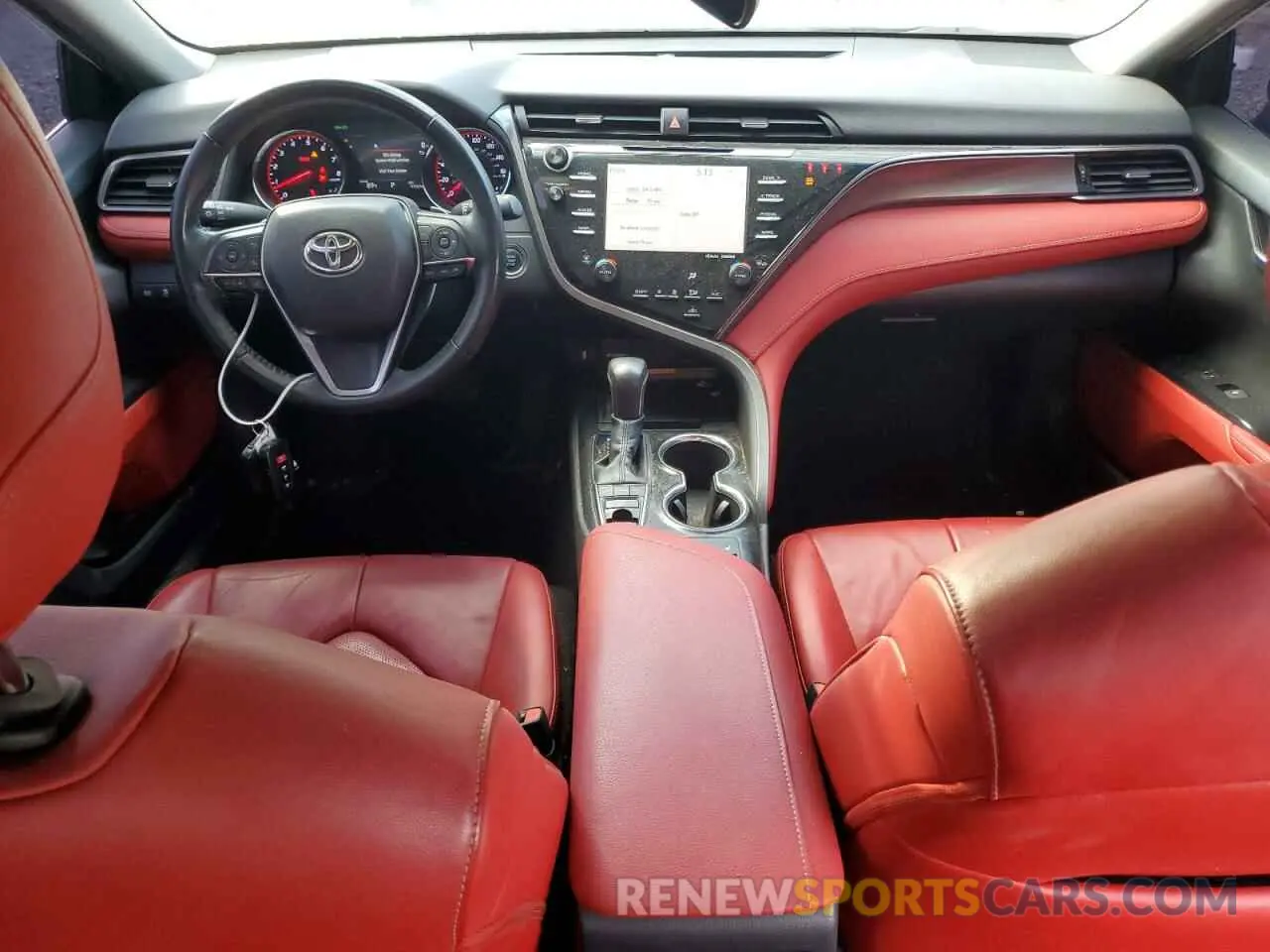 8 fotografías del automóvil dañado 4T1B61HK4KU723313 TOYOTA CAMRY 2019