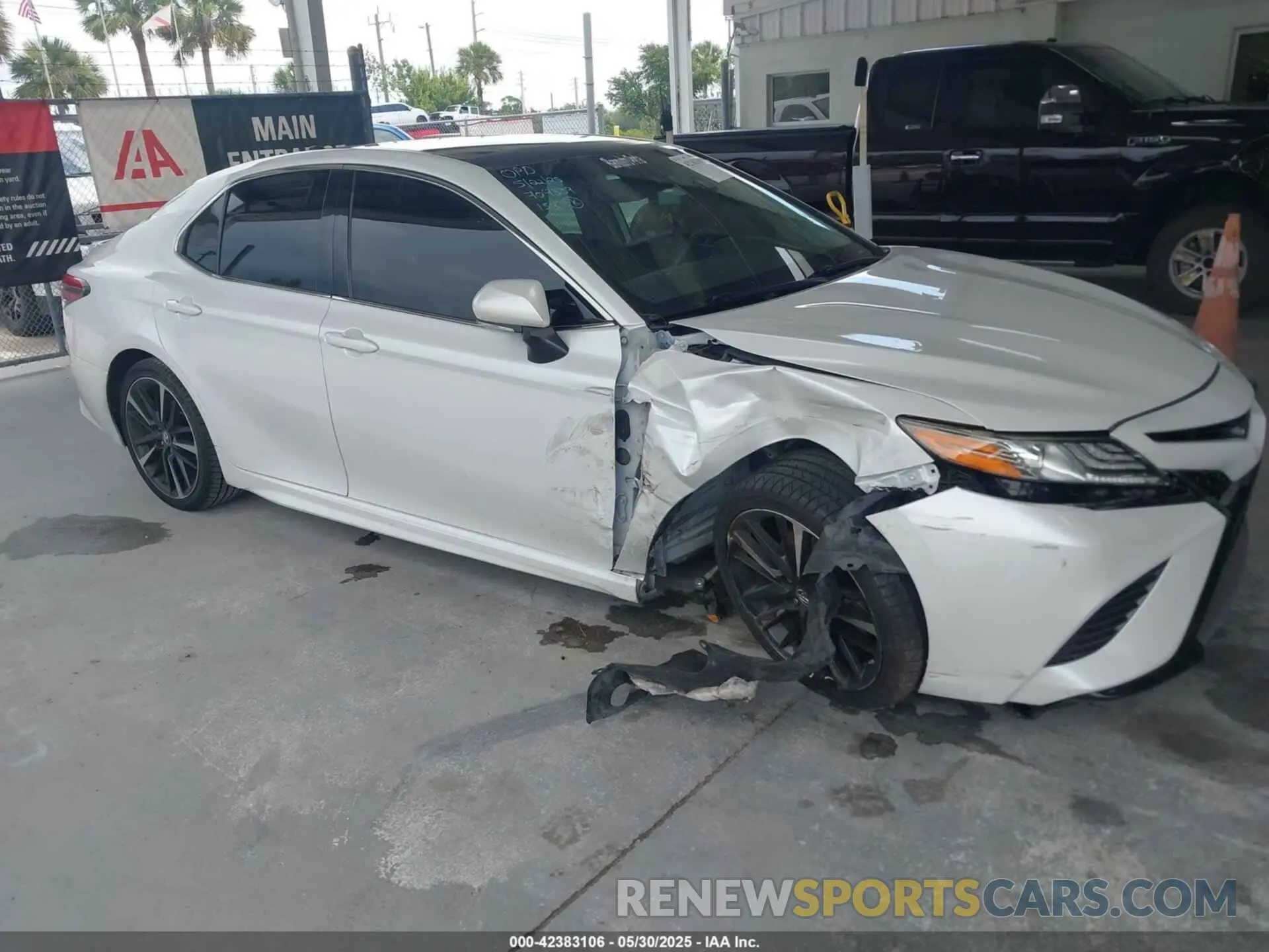1 fotografías del automóvil dañado 4T1B61HK4KU749152 TOYOTA CAMRY 2019