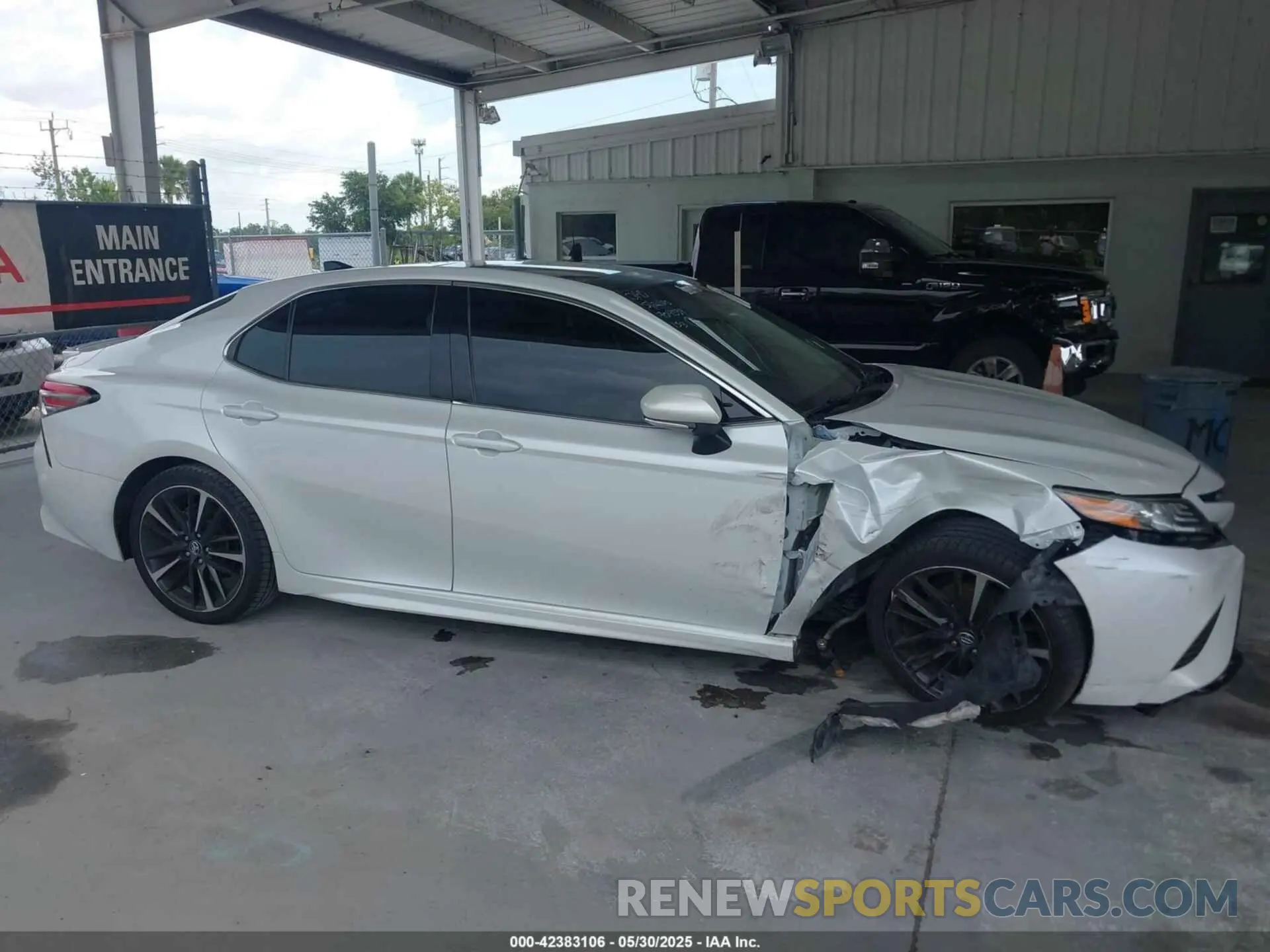 13 fotografías del automóvil dañado 4T1B61HK4KU749152 TOYOTA CAMRY 2019