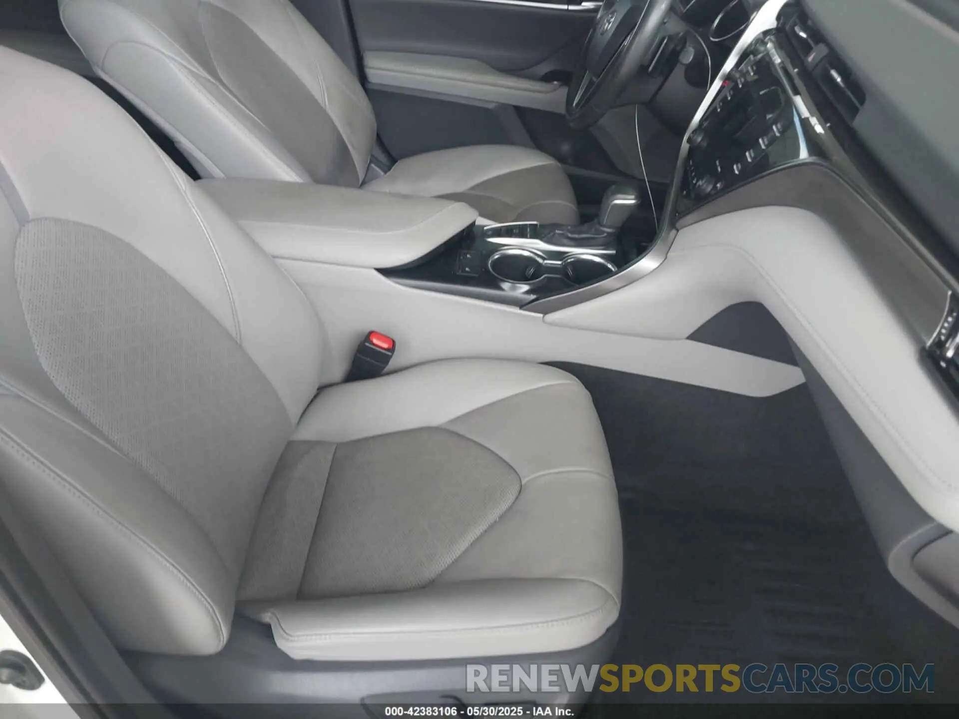 5 fotografías del automóvil dañado 4T1B61HK4KU749152 TOYOTA CAMRY 2019
