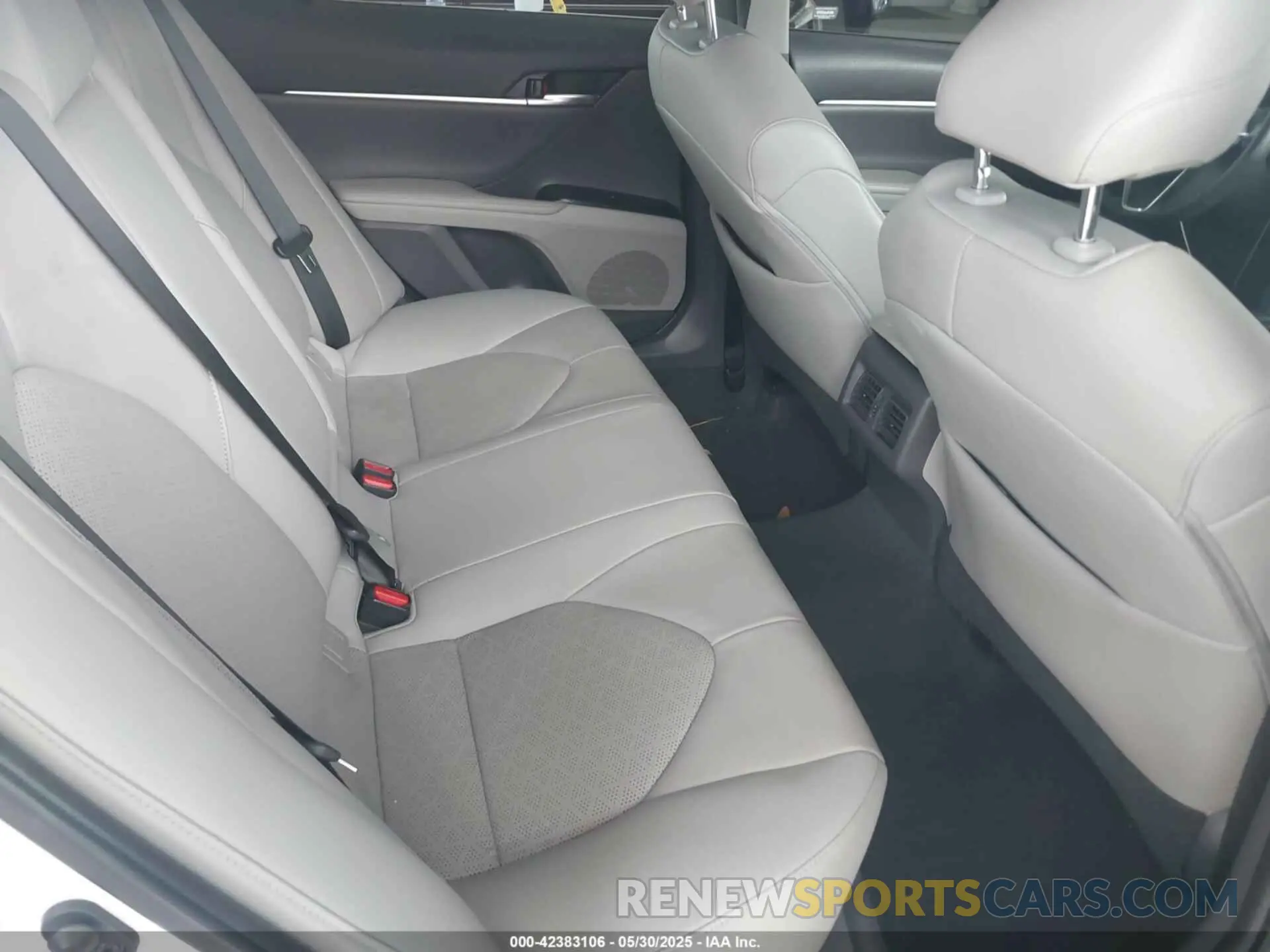 8 fotografías del automóvil dañado 4T1B61HK4KU749152 TOYOTA CAMRY 2019