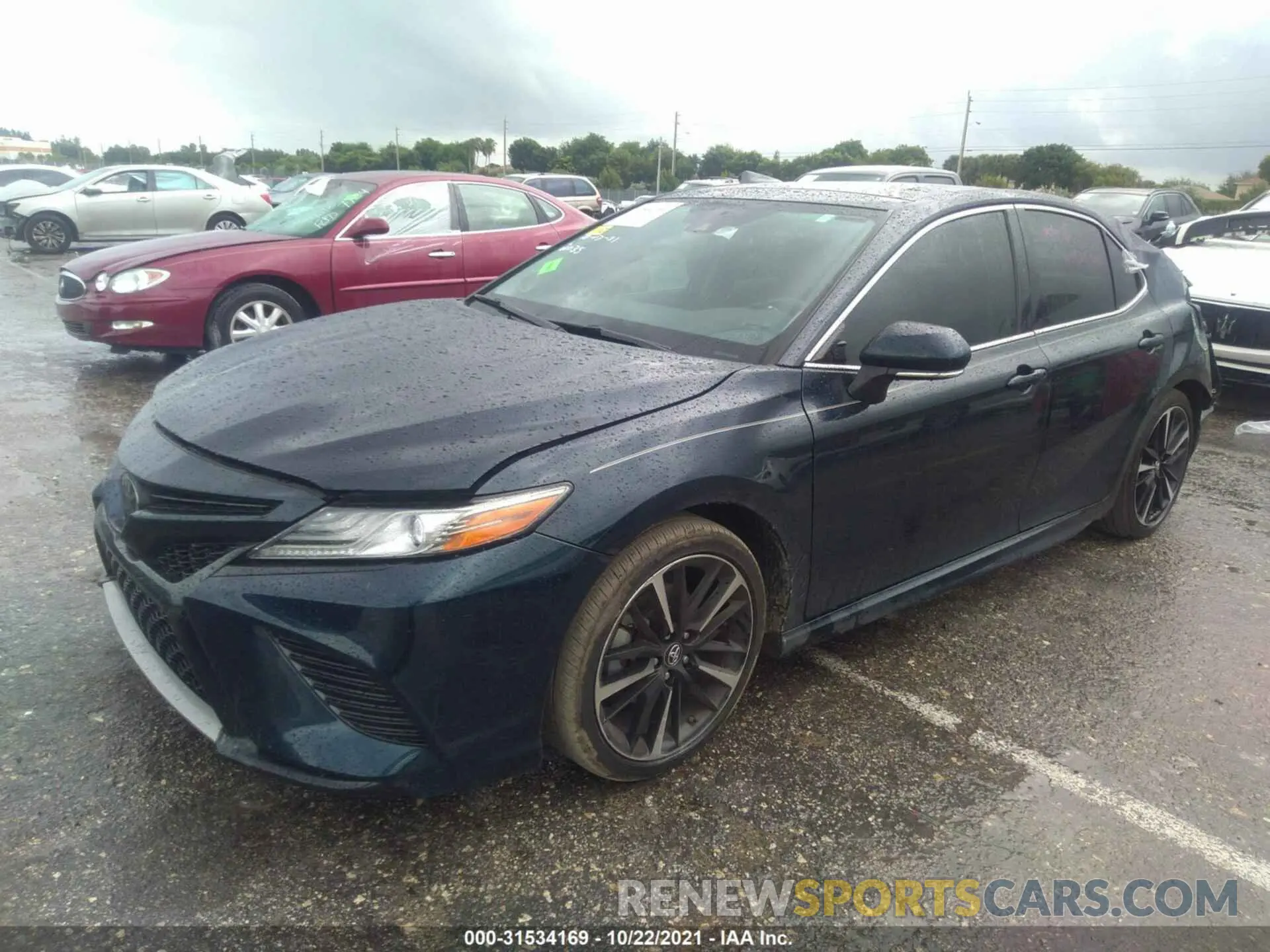 2 fotografías del automóvil dañado 4T1B61HK4KU752035 TOYOTA CAMRY 2019