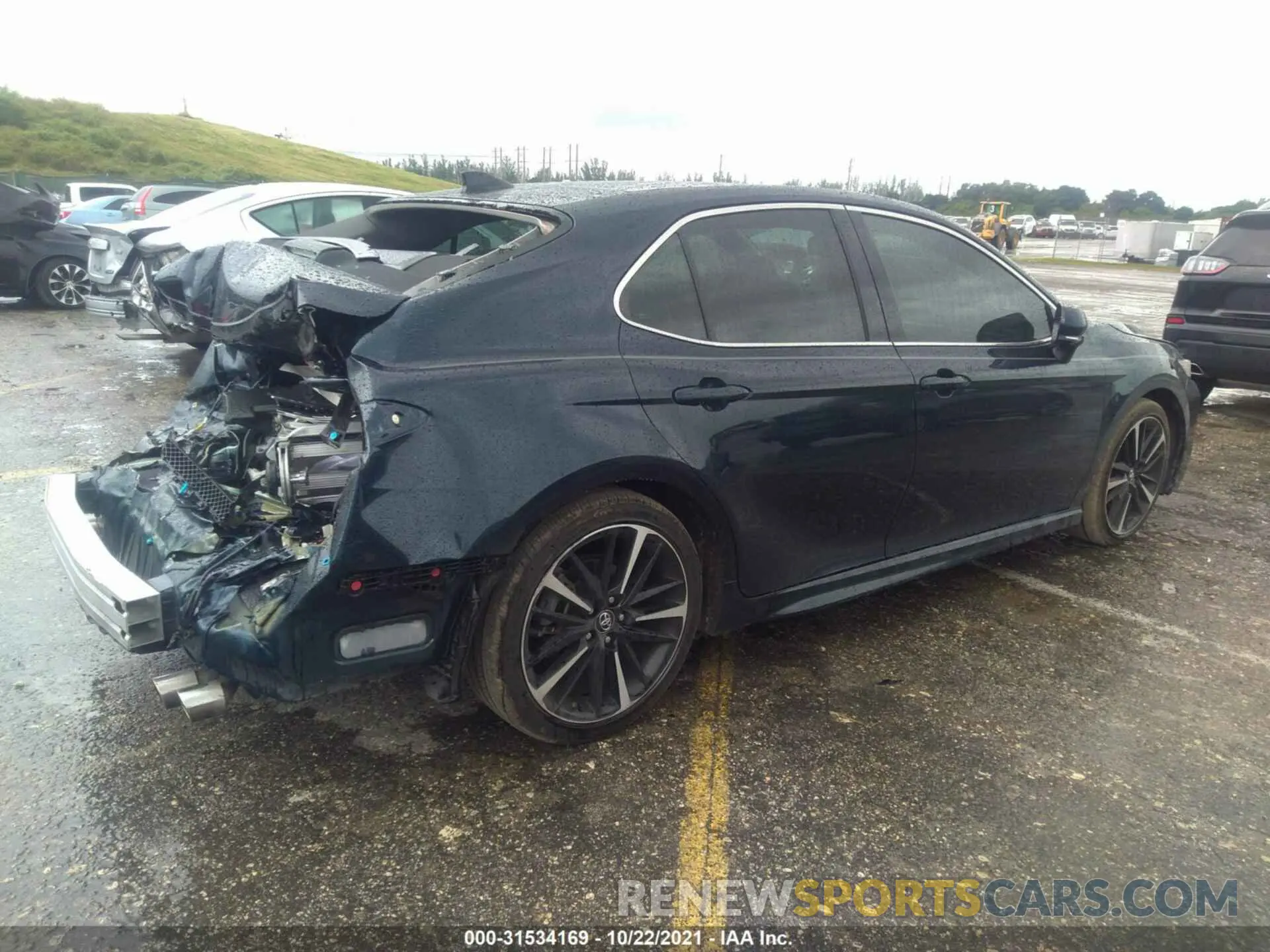 4 fotografías del automóvil dañado 4T1B61HK4KU752035 TOYOTA CAMRY 2019