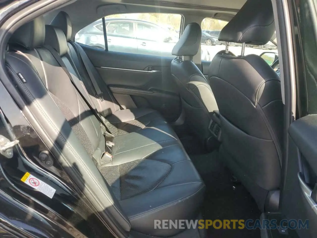 10 fotografías del automóvil dañado 4T1B61HK5KU167349 TOYOTA CAMRY 2019