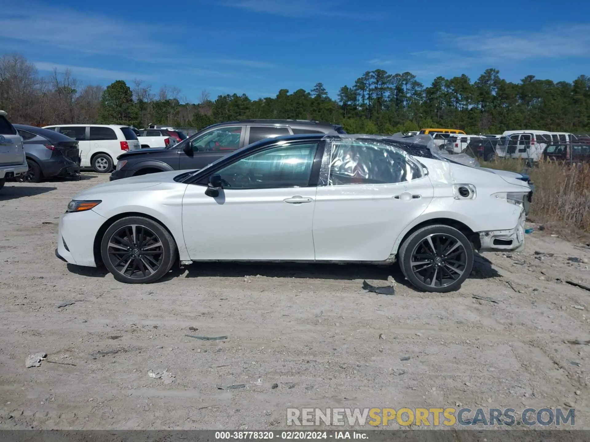 14 fotografías del automóvil dañado 4T1B61HK5KU218347 TOYOTA CAMRY 2019