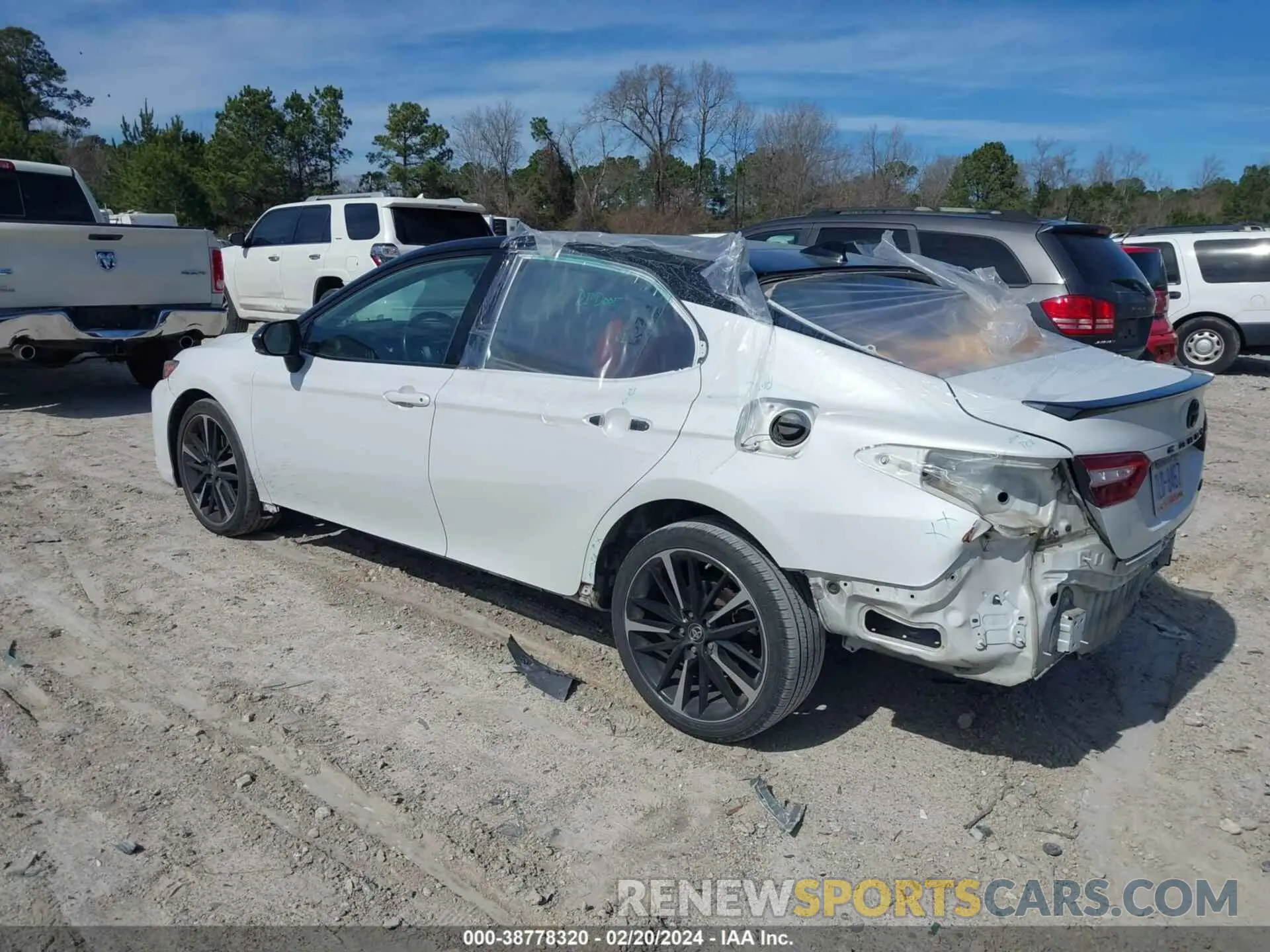 3 fotografías del automóvil dañado 4T1B61HK5KU218347 TOYOTA CAMRY 2019