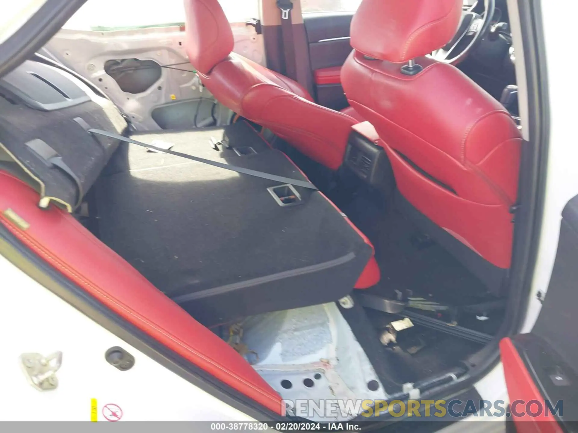 8 fotografías del automóvil dañado 4T1B61HK5KU218347 TOYOTA CAMRY 2019