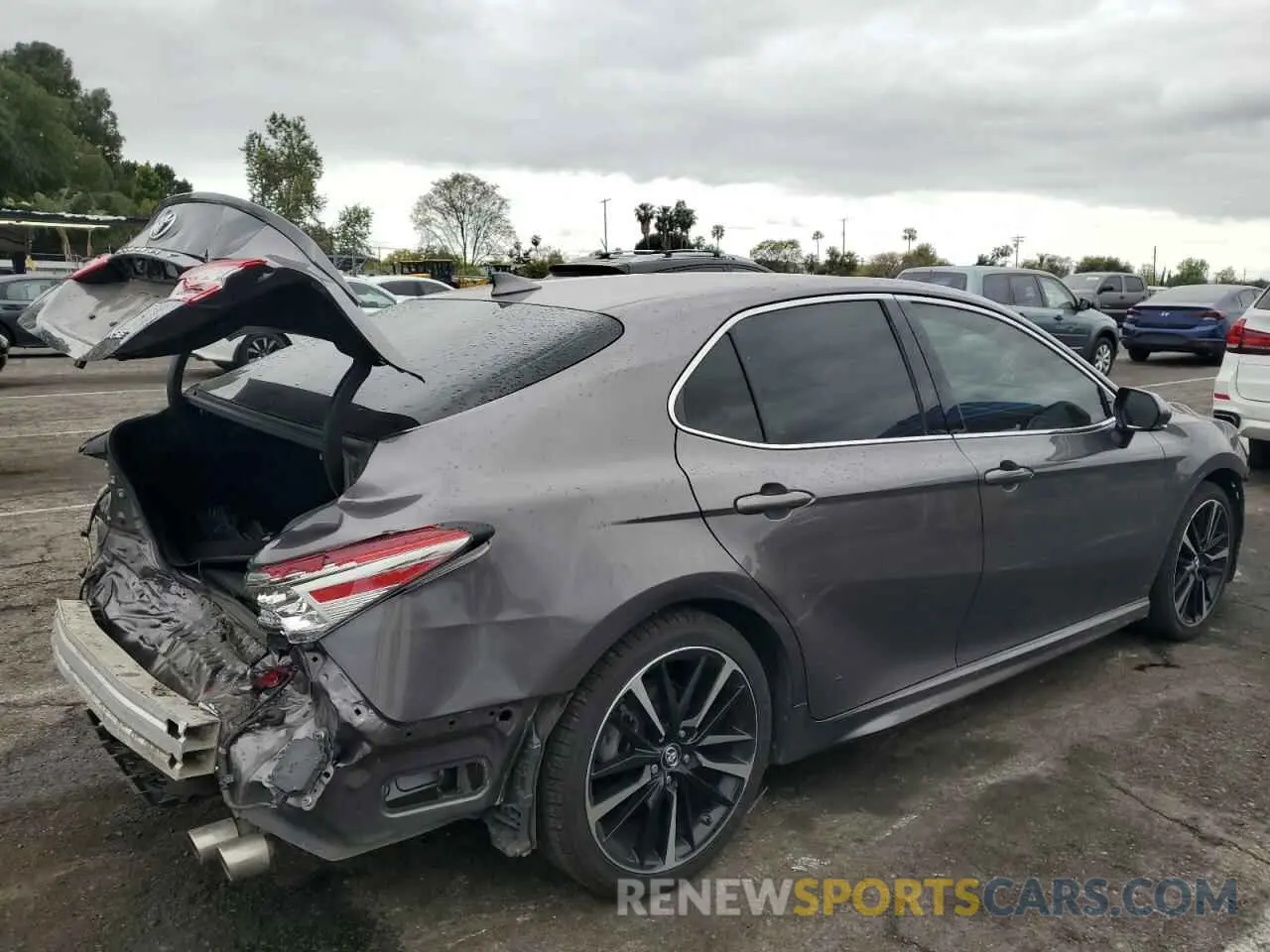 3 fotografías del automóvil dañado 4T1B61HK5KU220194 TOYOTA CAMRY 2019