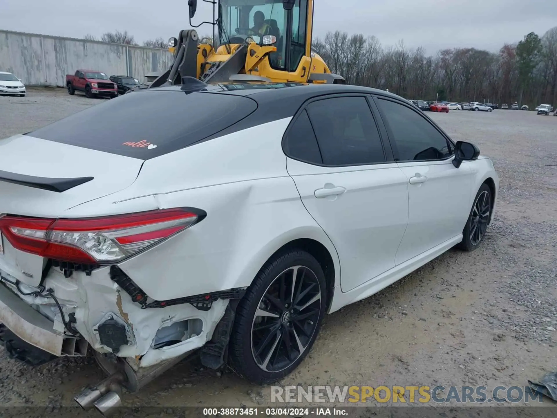 4 fotografías del automóvil dañado 4T1B61HK5KU253065 TOYOTA CAMRY 2019