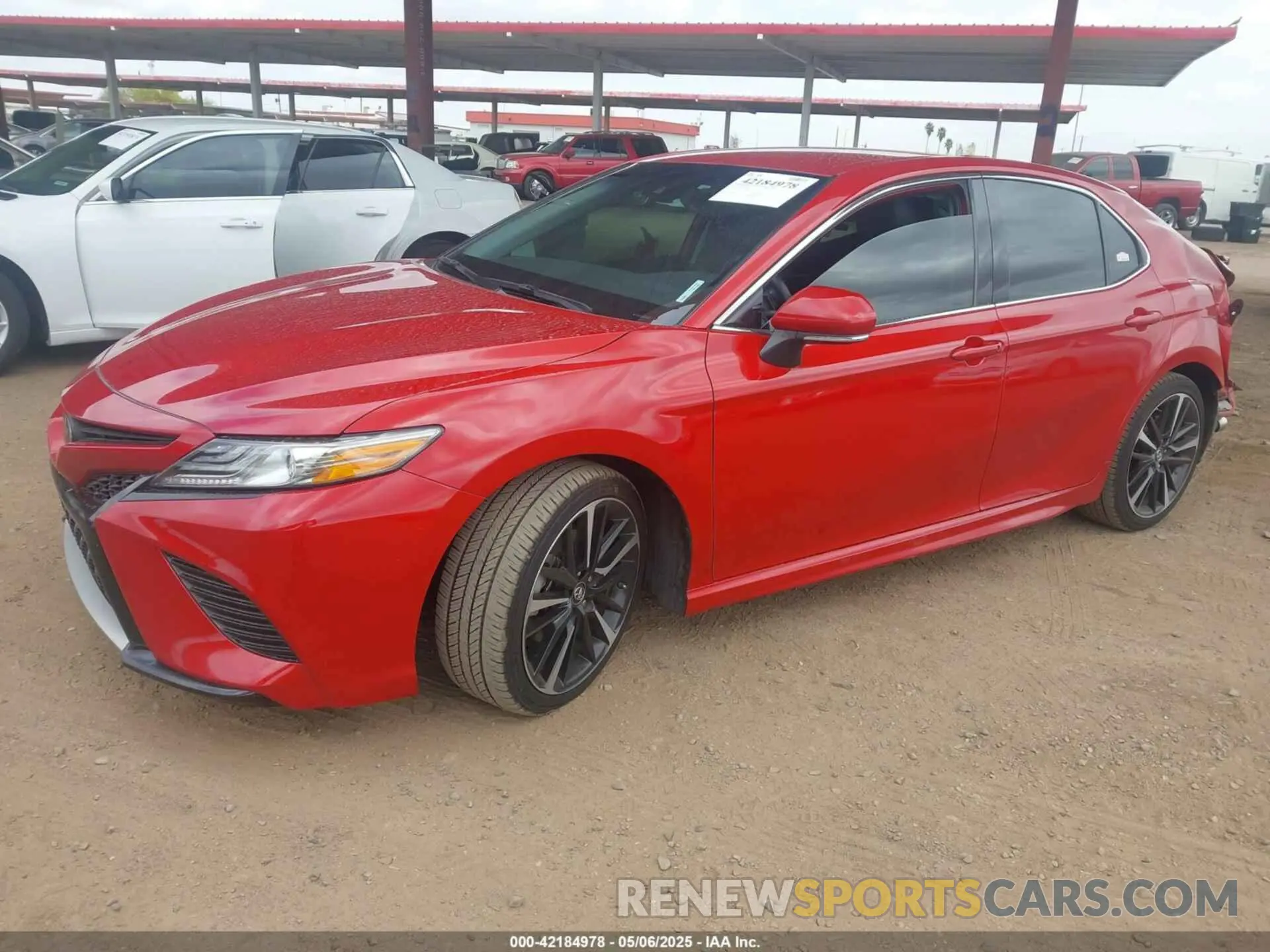 2 fotografías del automóvil dañado 4T1B61HK5KU288320 TOYOTA CAMRY 2019