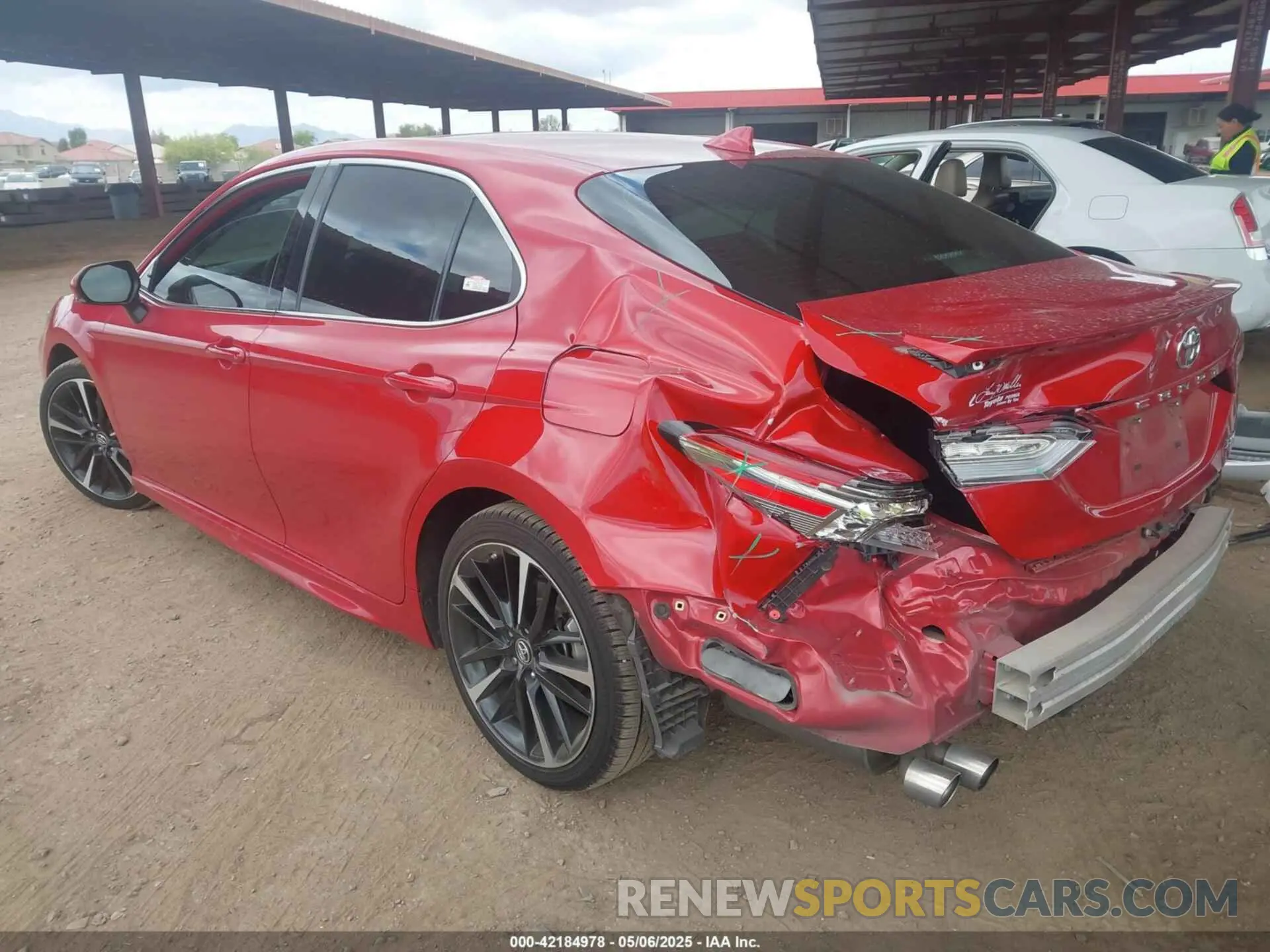 3 fotografías del automóvil dañado 4T1B61HK5KU288320 TOYOTA CAMRY 2019