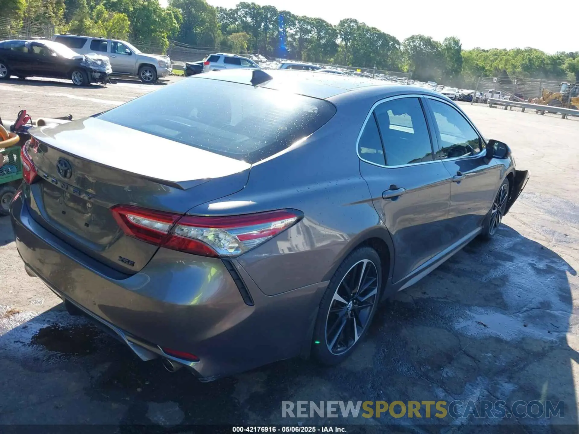 4 fotografías del automóvil dañado 4T1B61HK5KU788378 TOYOTA CAMRY 2019