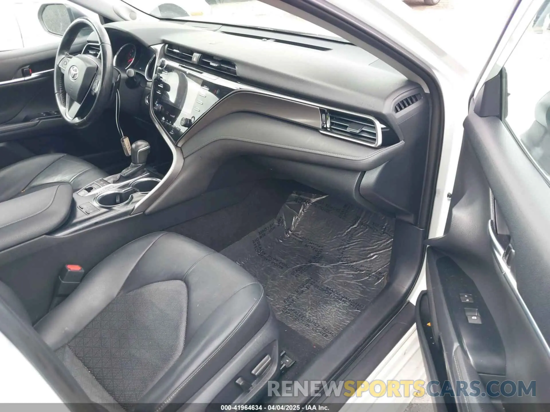 5 fotografías del automóvil dañado 4T1B61HK5KU813375 TOYOTA CAMRY 2019
