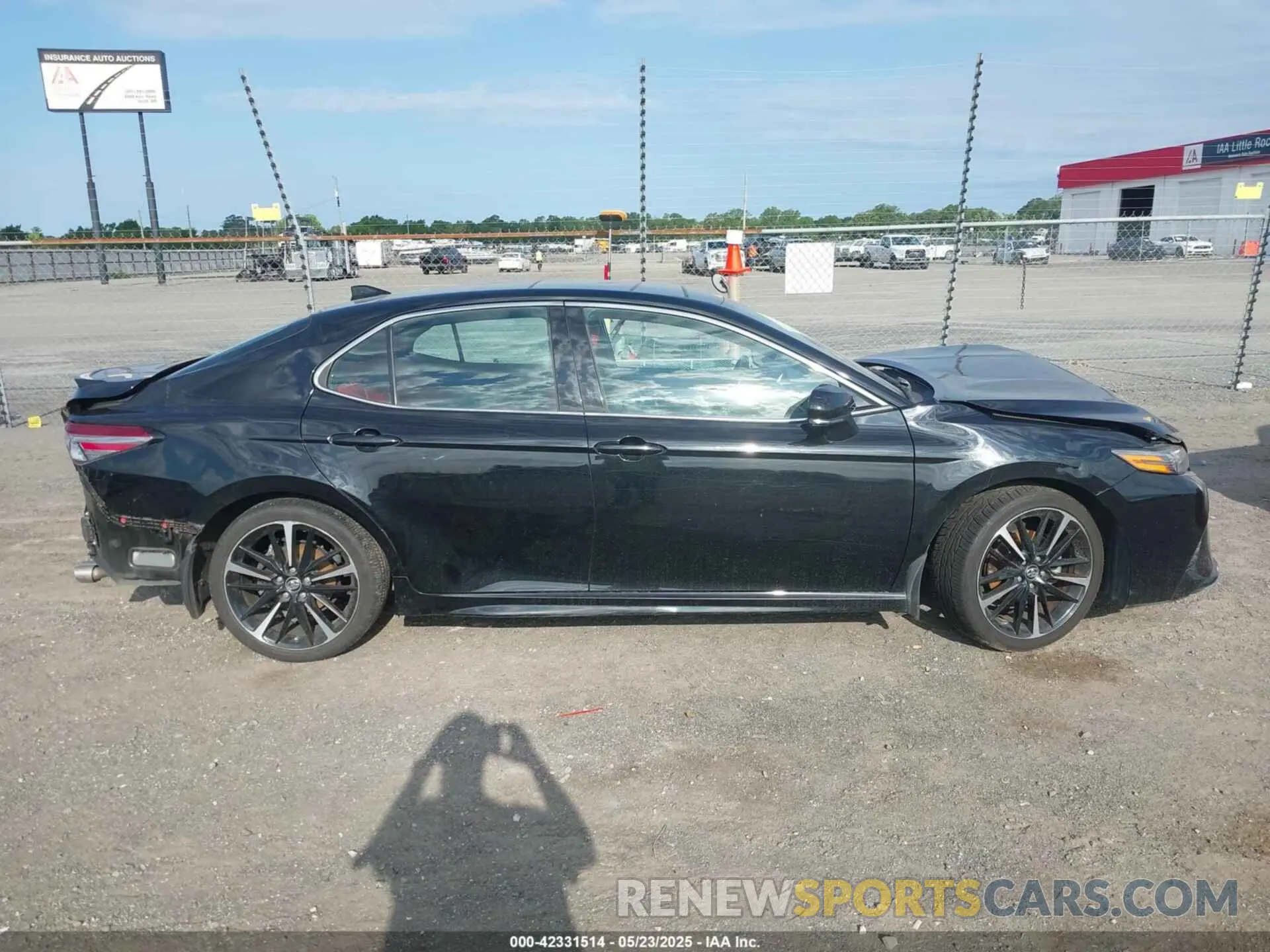 14 fotografías del automóvil dañado 4T1B61HK5KU821119 TOYOTA CAMRY 2019