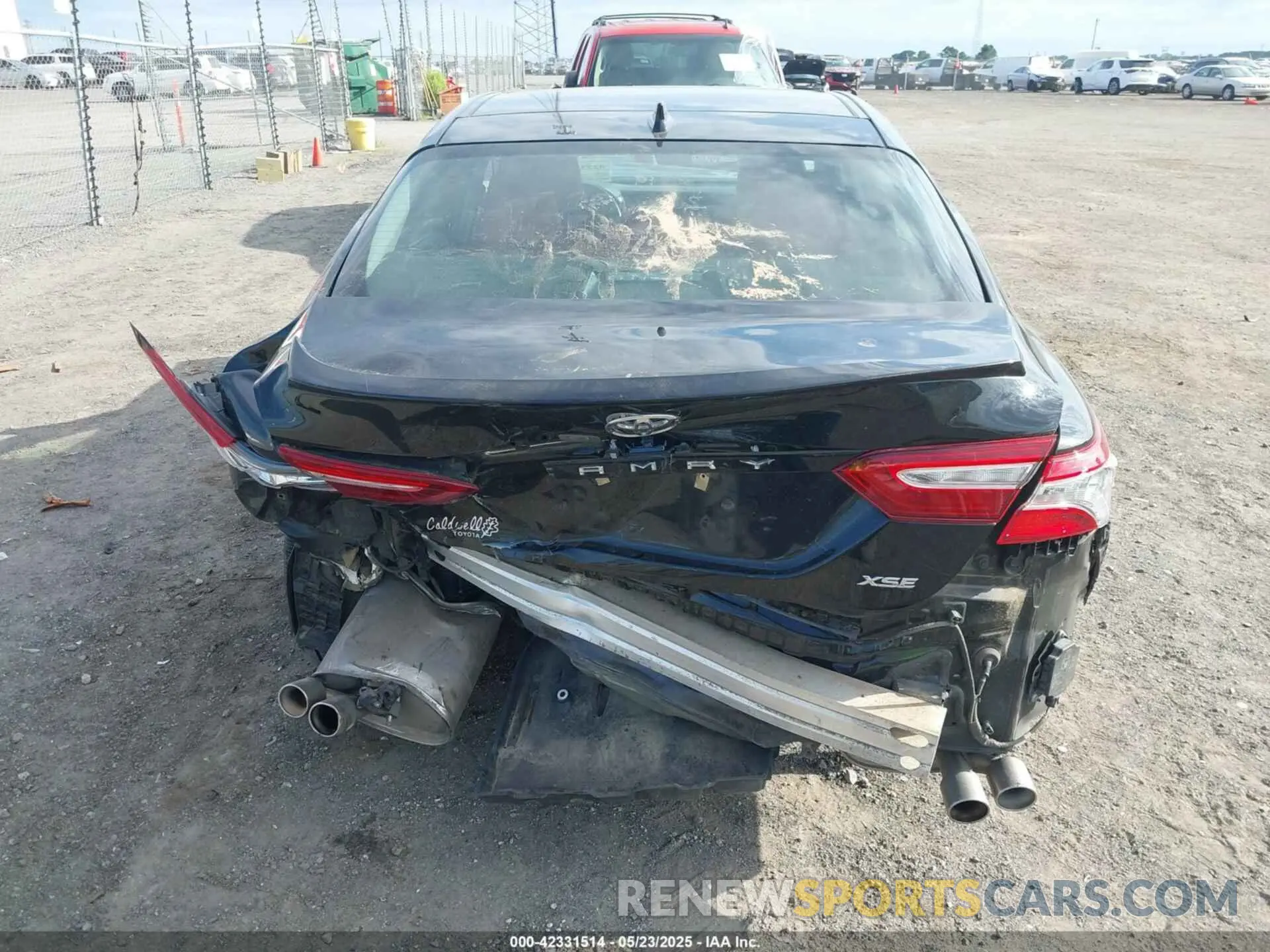 17 fotografías del automóvil dañado 4T1B61HK5KU821119 TOYOTA CAMRY 2019