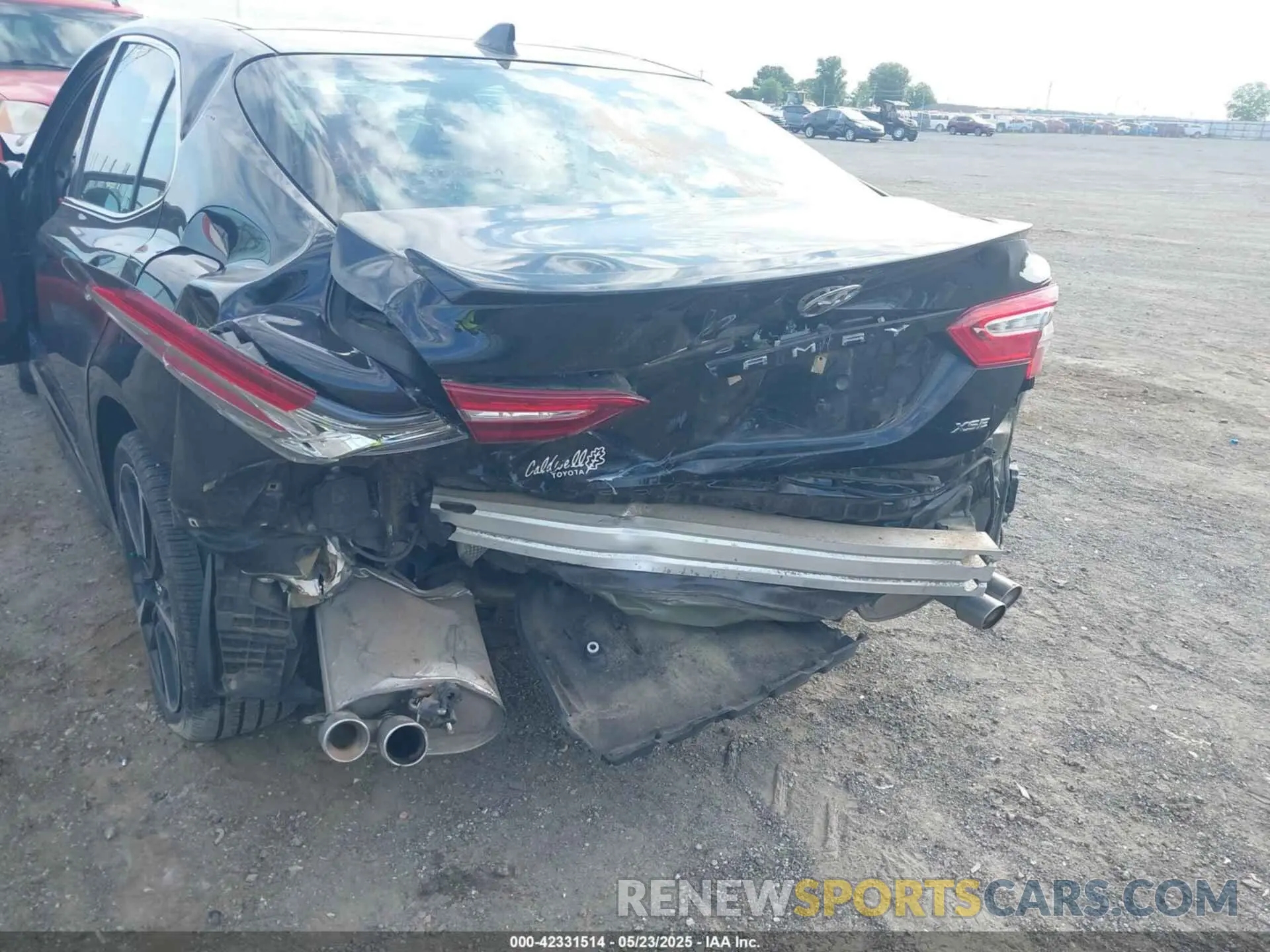 6 fotografías del automóvil dañado 4T1B61HK5KU821119 TOYOTA CAMRY 2019