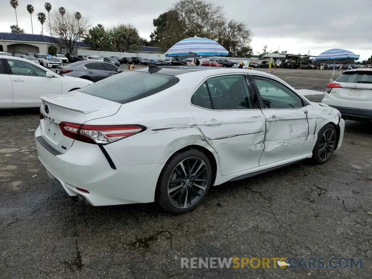 3 fotografías del automóvil dañado 4T1B61HK5KU839264 TOYOTA CAMRY 2019