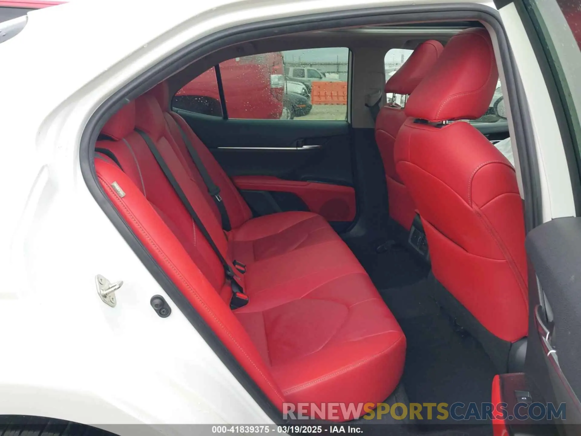 8 fotografías del automóvil dañado 4T1B61HK5KU839734 TOYOTA CAMRY 2019