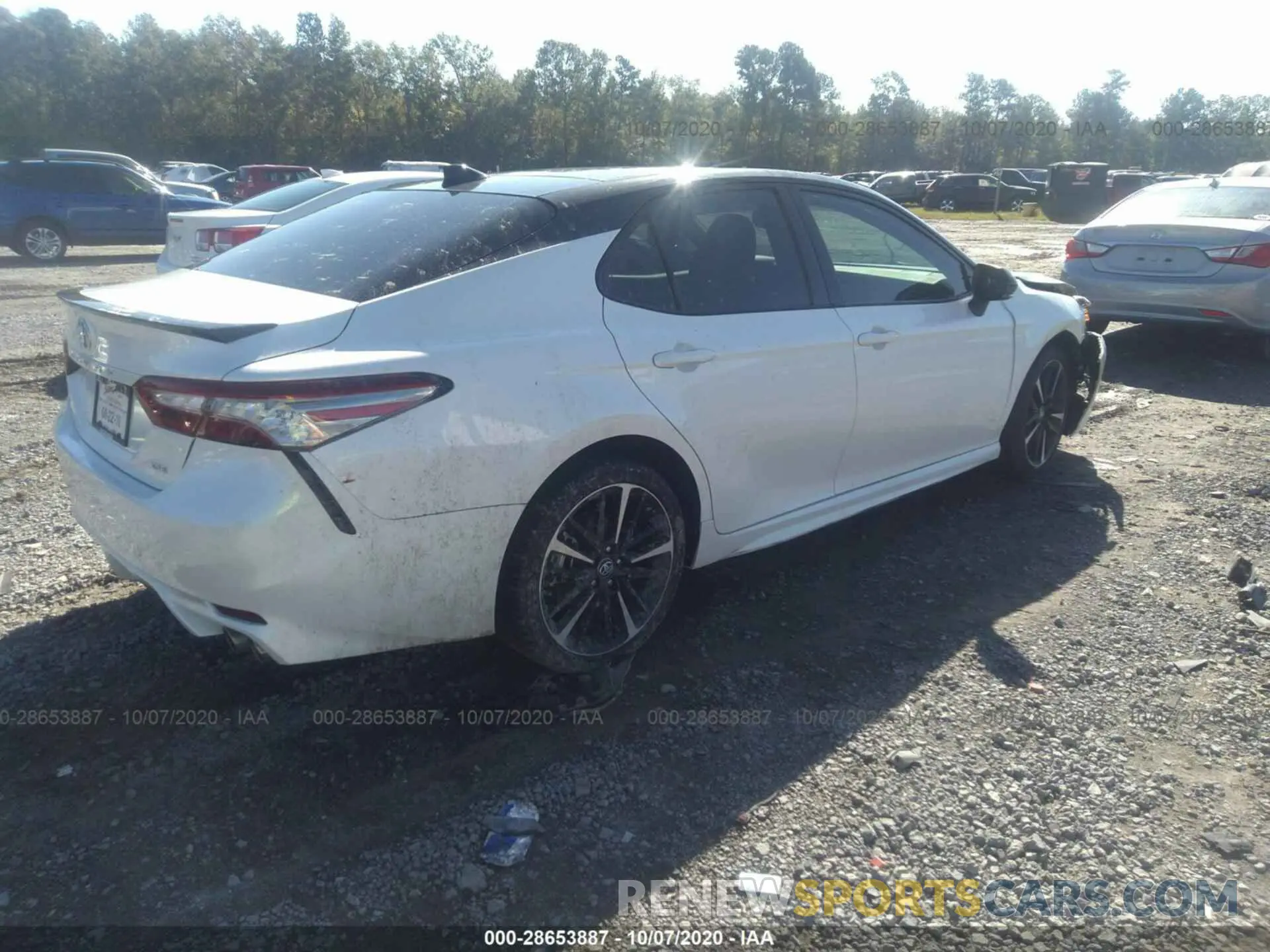 4 fotografías del automóvil dañado 4T1B61HK6KU180482 TOYOTA CAMRY 2019