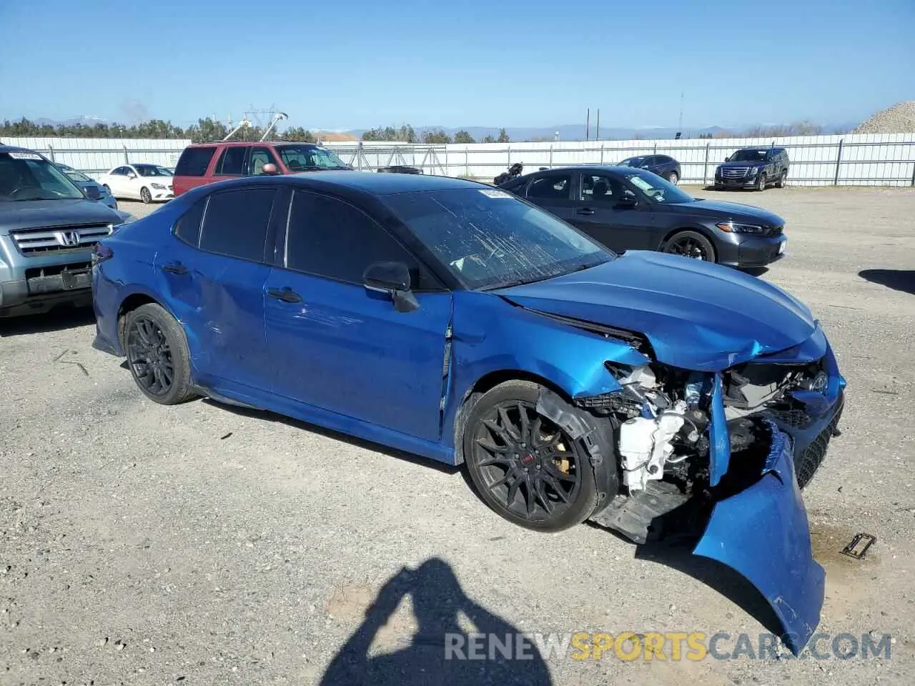 4 fotografías del automóvil dañado 4T1B61HK6KU211469 TOYOTA CAMRY 2019