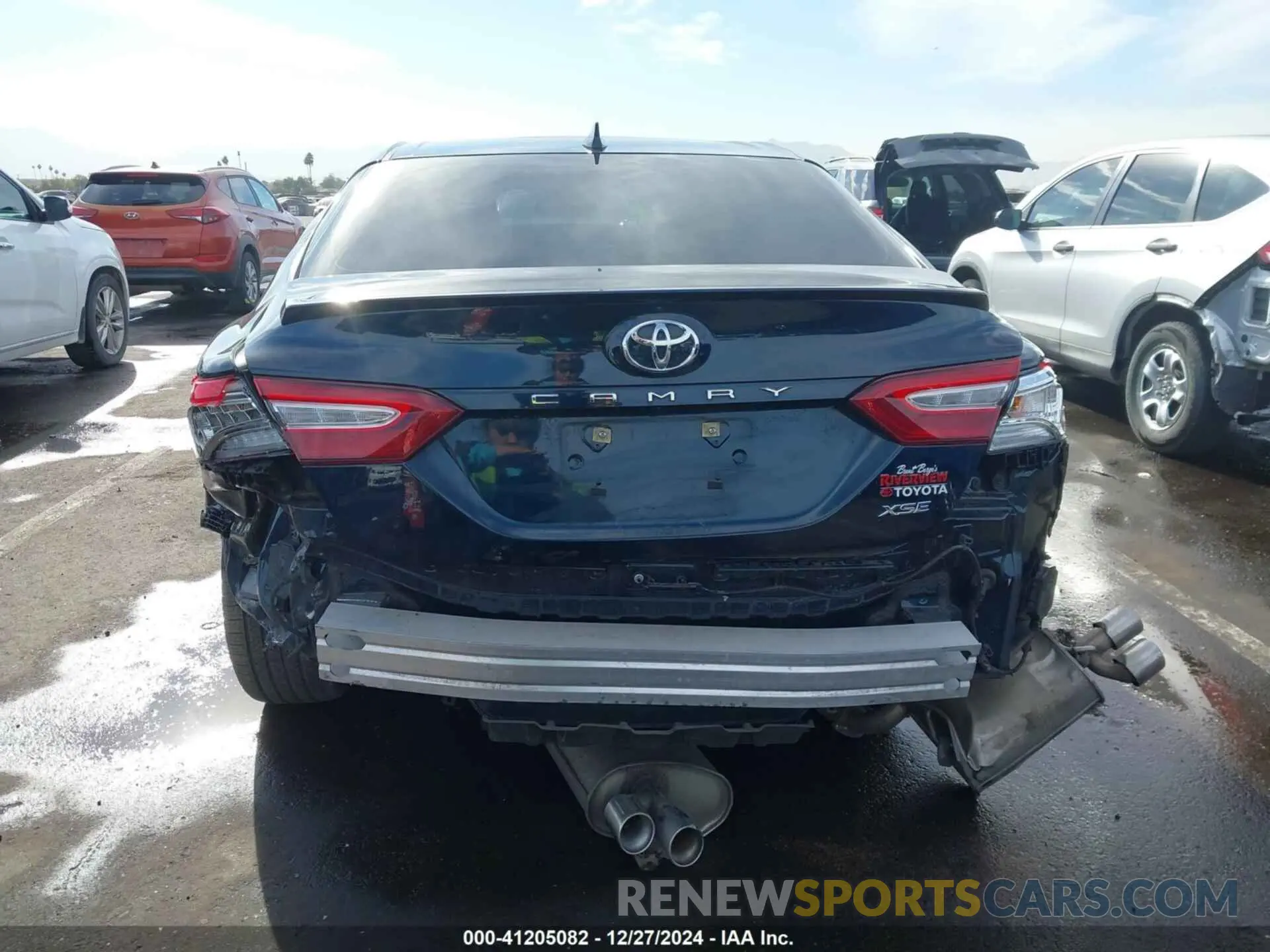 16 fotografías del automóvil dañado 4T1B61HK6KU284955 TOYOTA CAMRY 2019